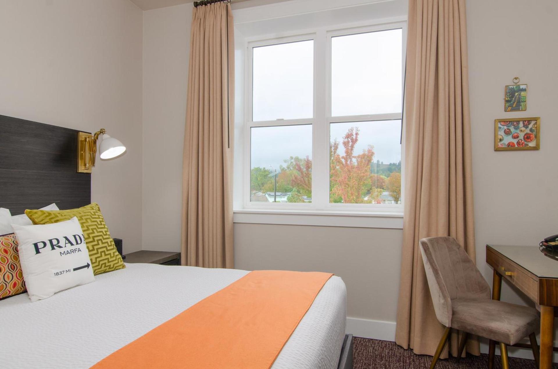 The Dundee - A Trace Hotel photo 33