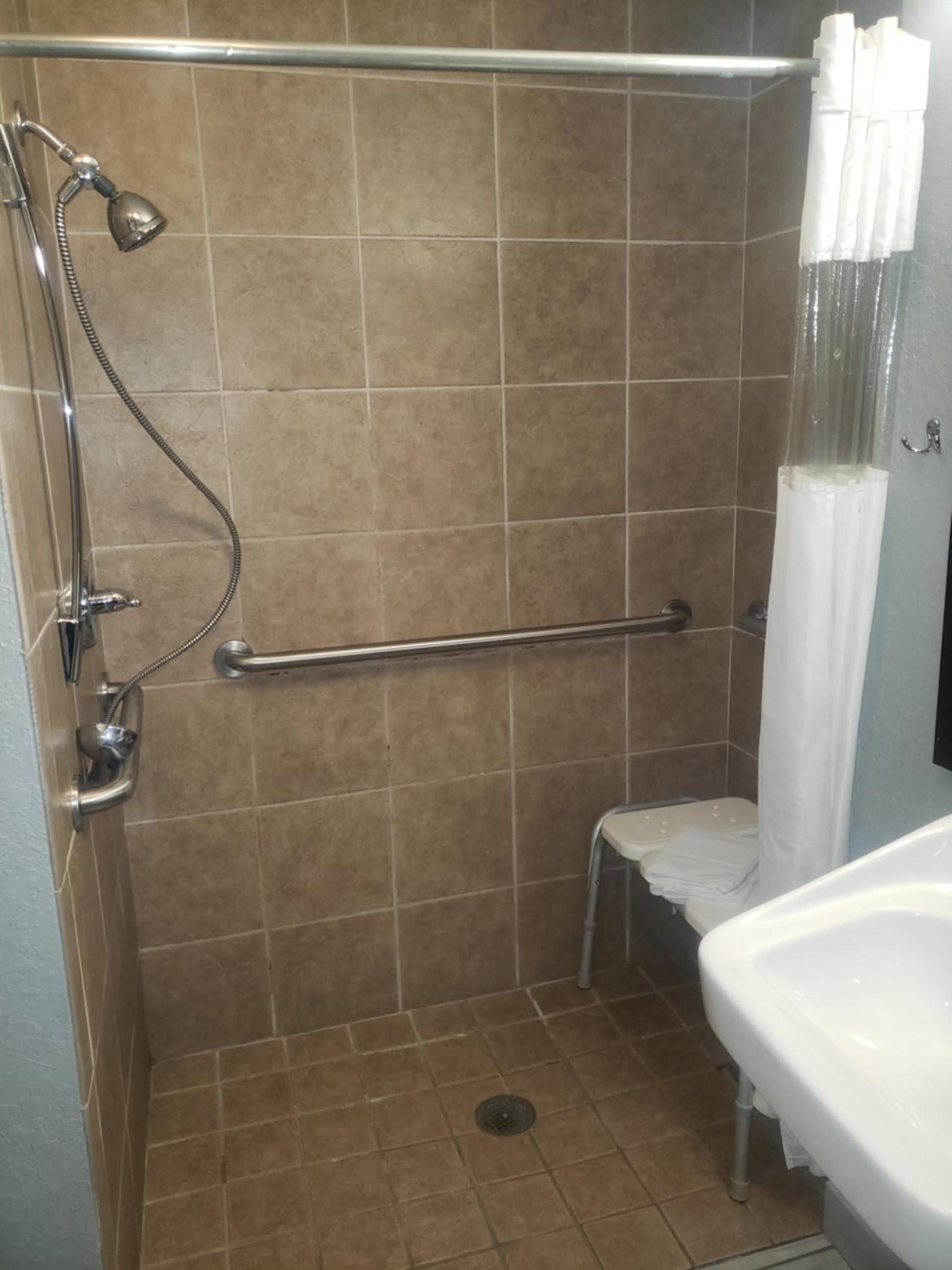 Stay Express Inn & Suites - Mobile, Al photo 8