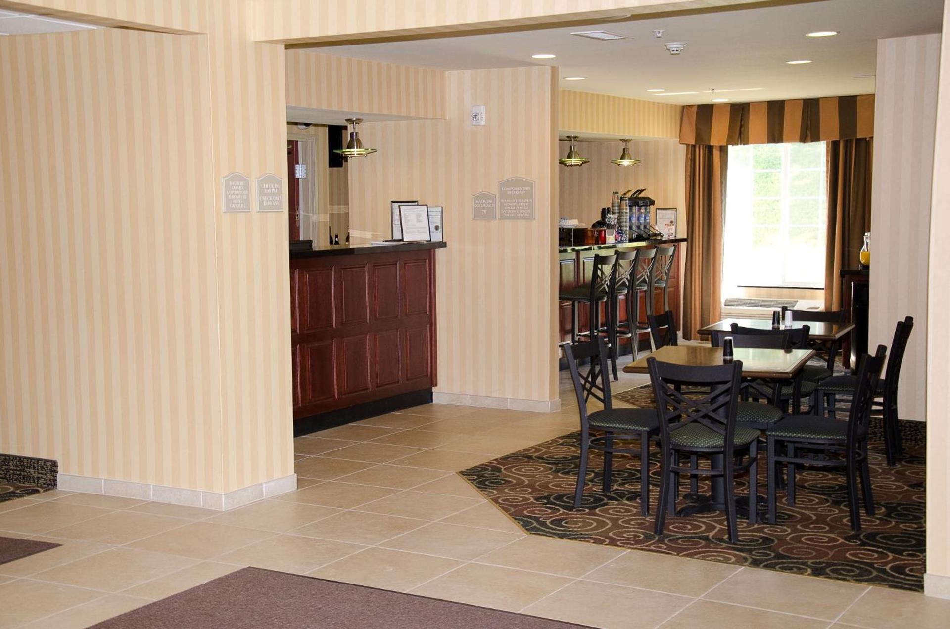 Cobblestone Inn & Suites - Bloomfield photo 13