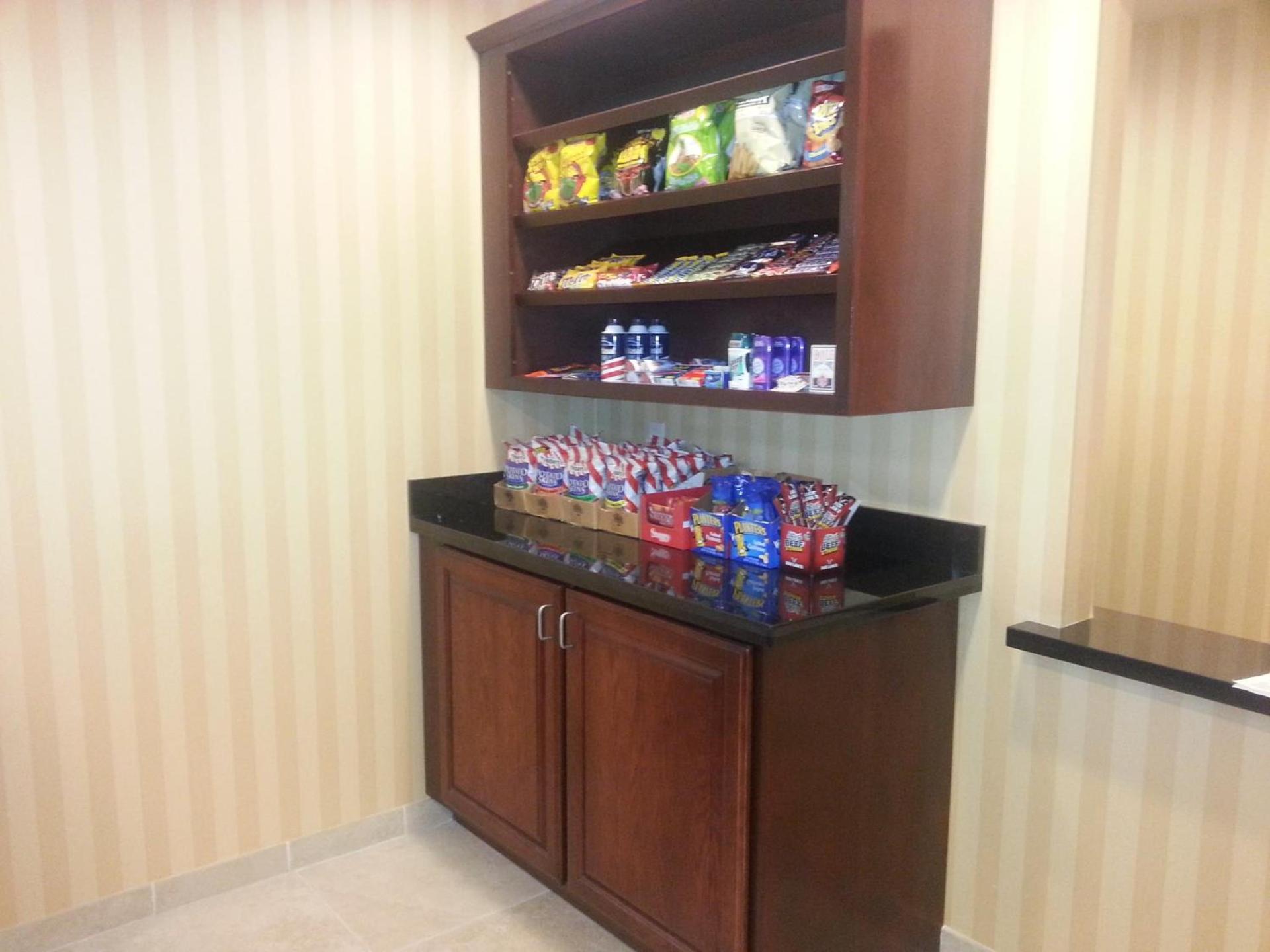 Cobblestone Inn & Suites - Bloomfield photo 15
