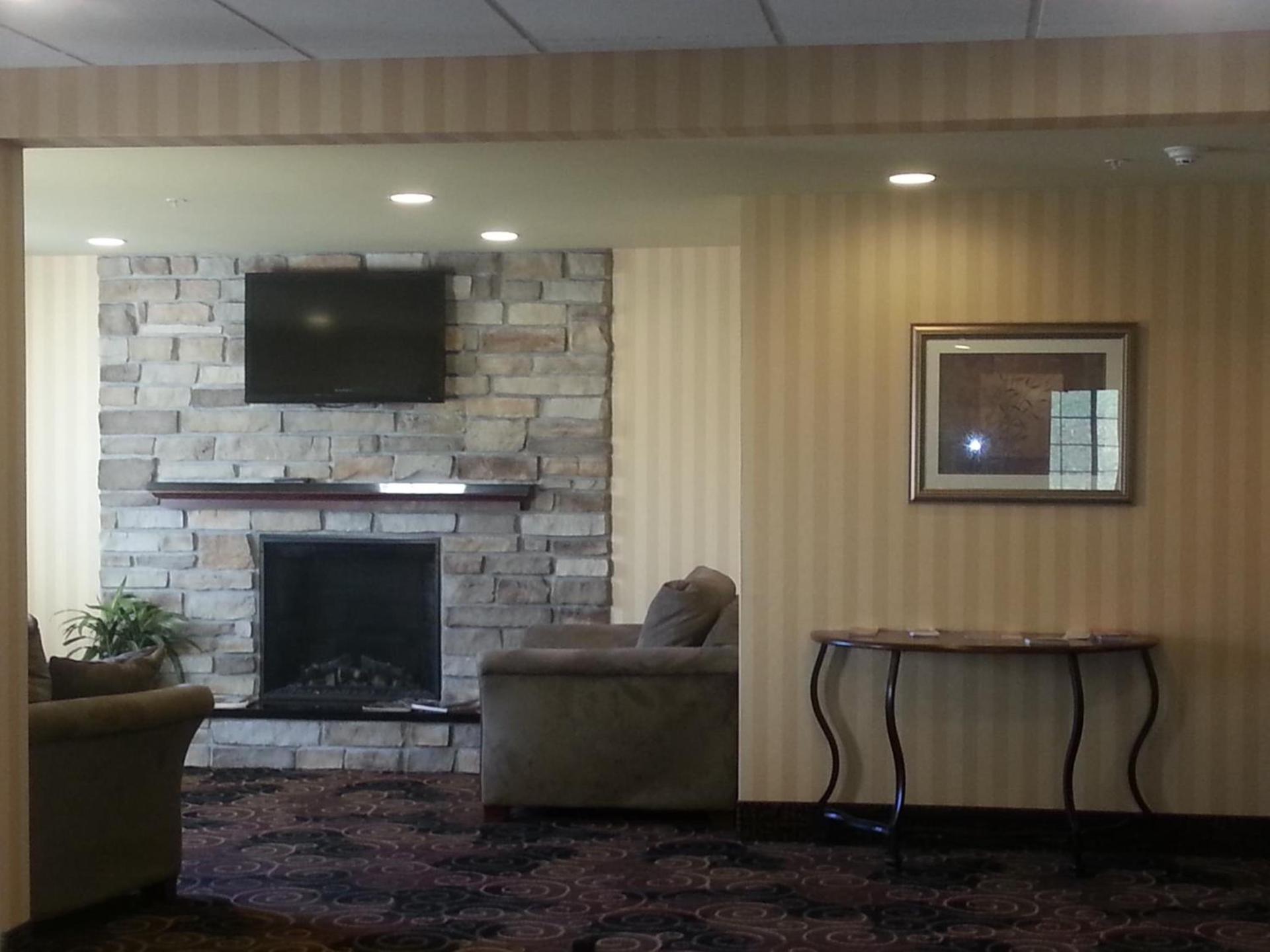 Cobblestone Inn & Suites - Bloomfield photo 17