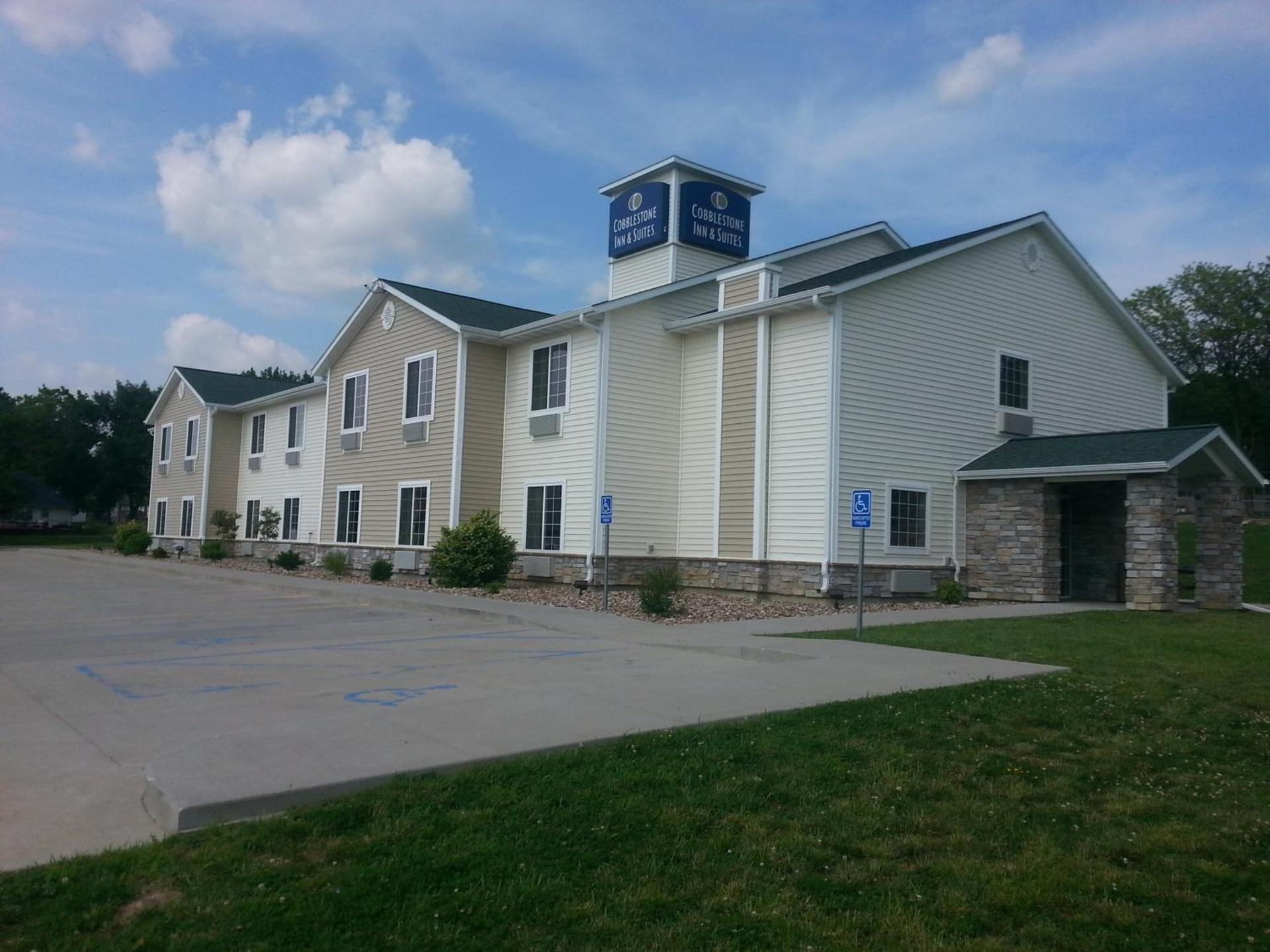 Cobblestone Inn & Suites - Bloomfield photo 8