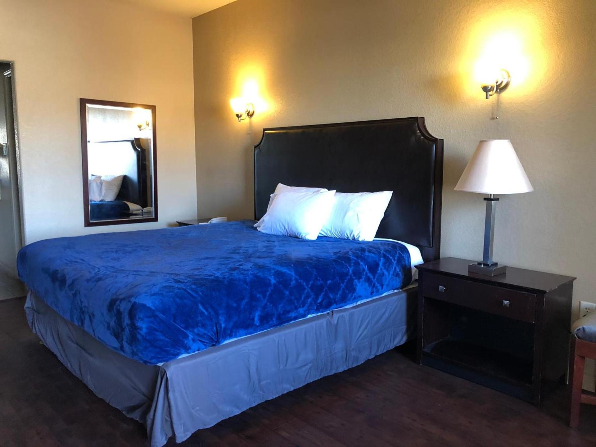Lone Star Inn & Suites photo 13