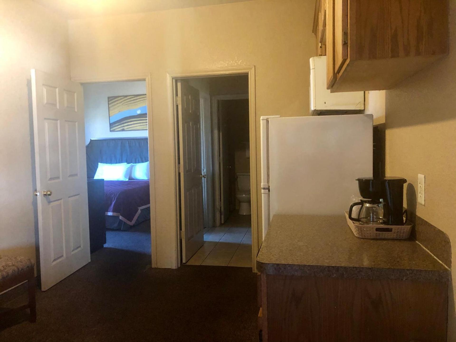Lone Star Inn & Suites photo 2