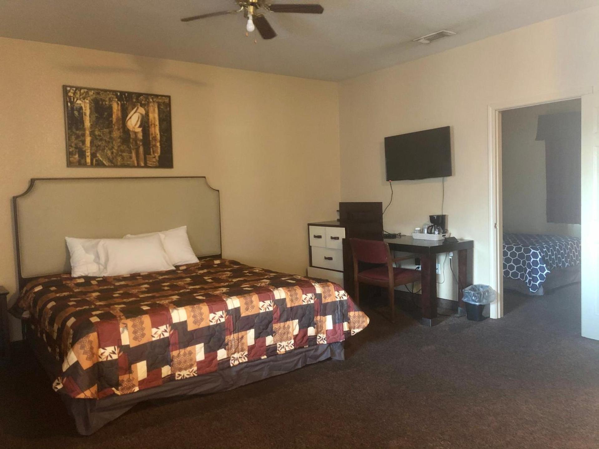 Lone Star Inn & Suites photo 4