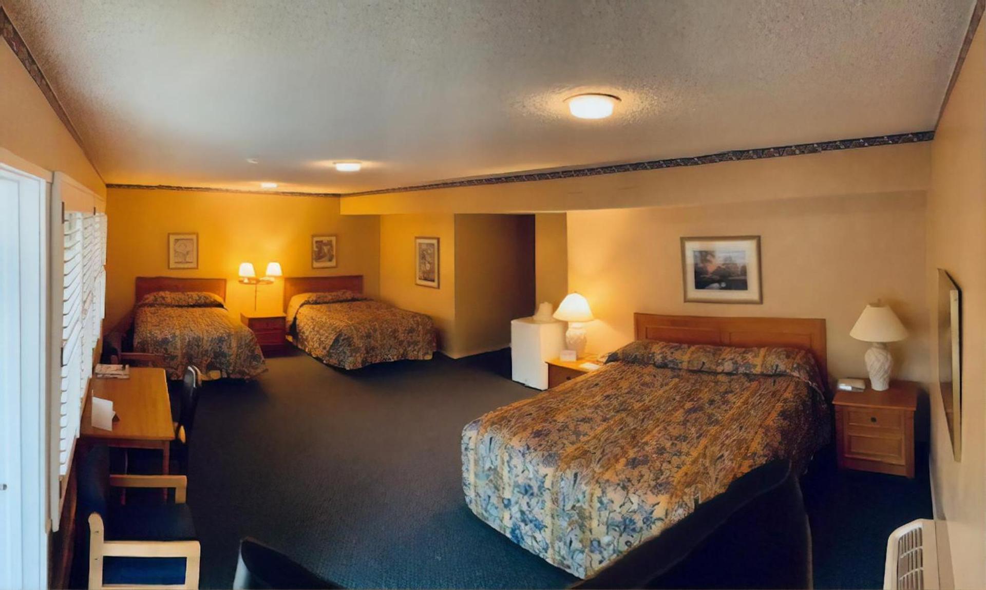 Saga Motor Hotel Pasadena photo 41