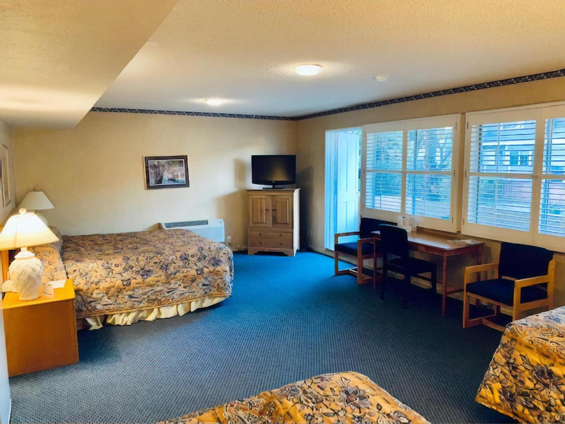 Saga Motor Hotel Pasadena photo 44