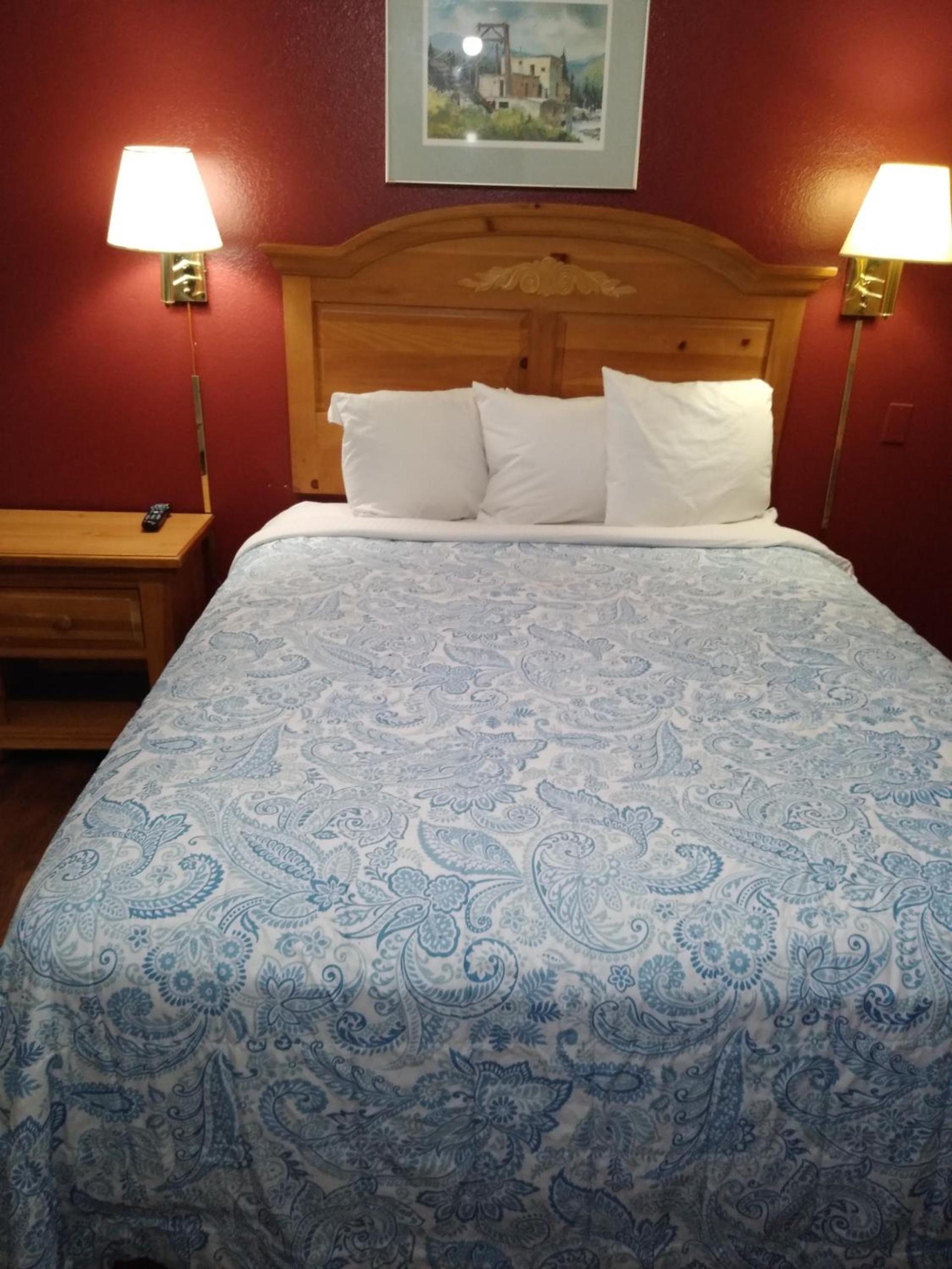 Econo Inn photo 2