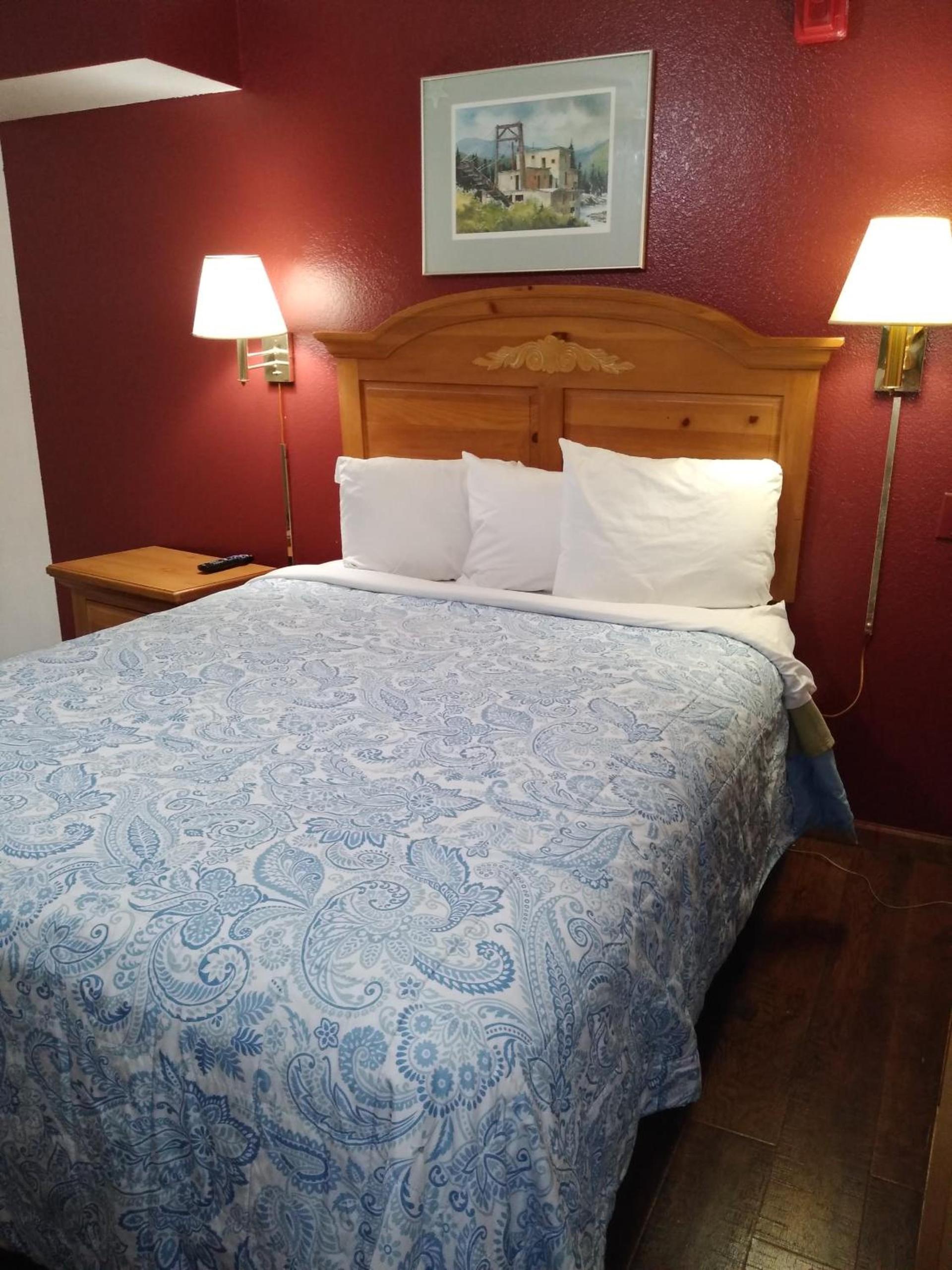 Econo Inn photo 4