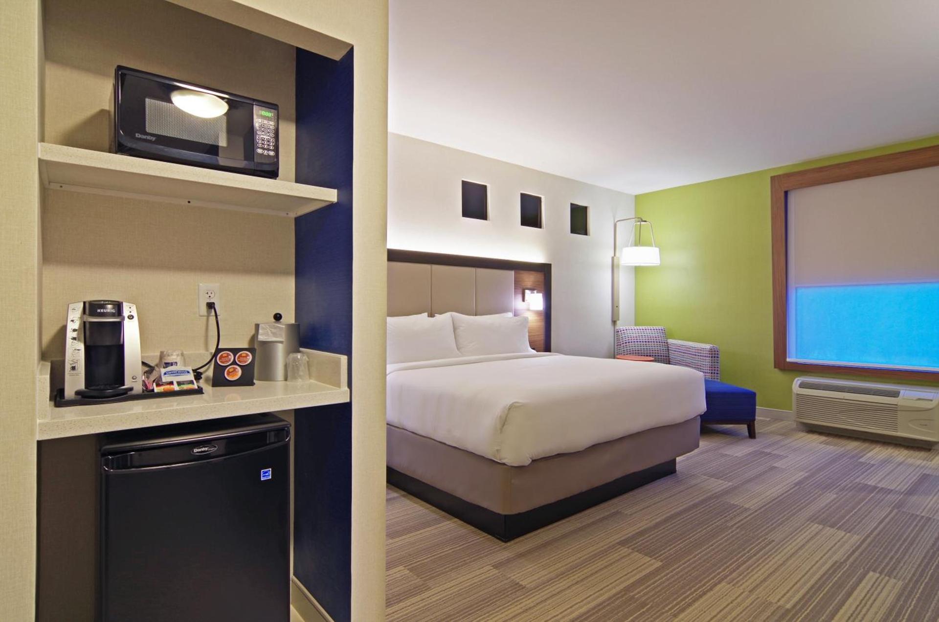 Holiday Inn Express & Suites - Phoenix North - Scottsdale by IHG photo 26