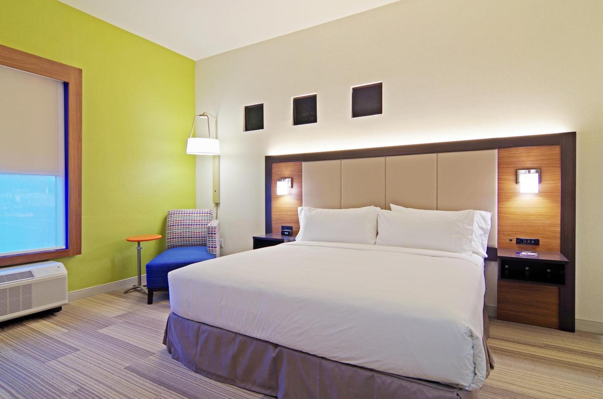 Holiday Inn Express & Suites - Phoenix North - Scottsdale by IHG photo 29