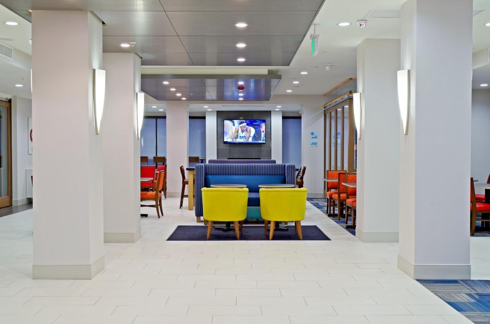 Holiday Inn Express & Suites - Phoenix North - Scottsdale by IHG photo 16
