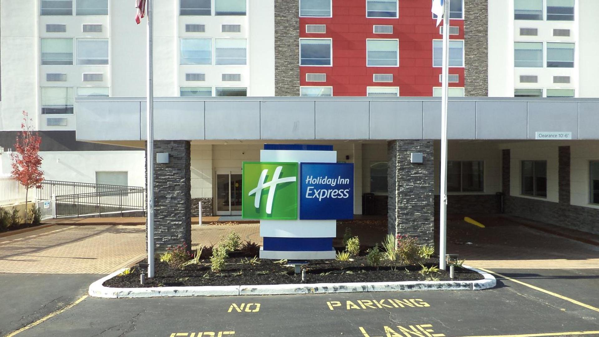 Holiday Inn Express Richmond - Midtown by IHG photo 13