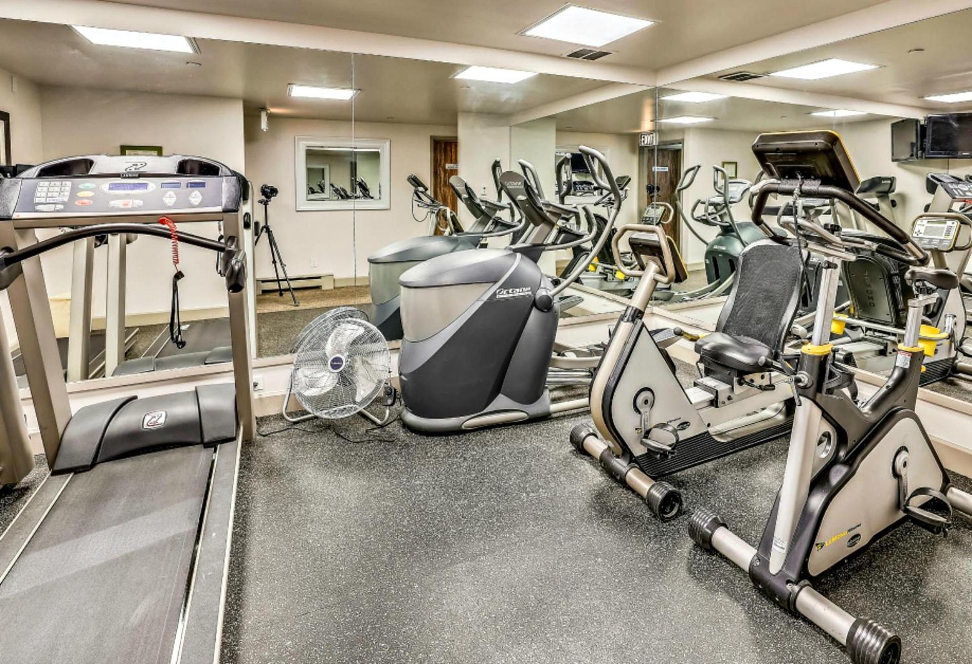 Aspen Square Condominium Hotel photo 45