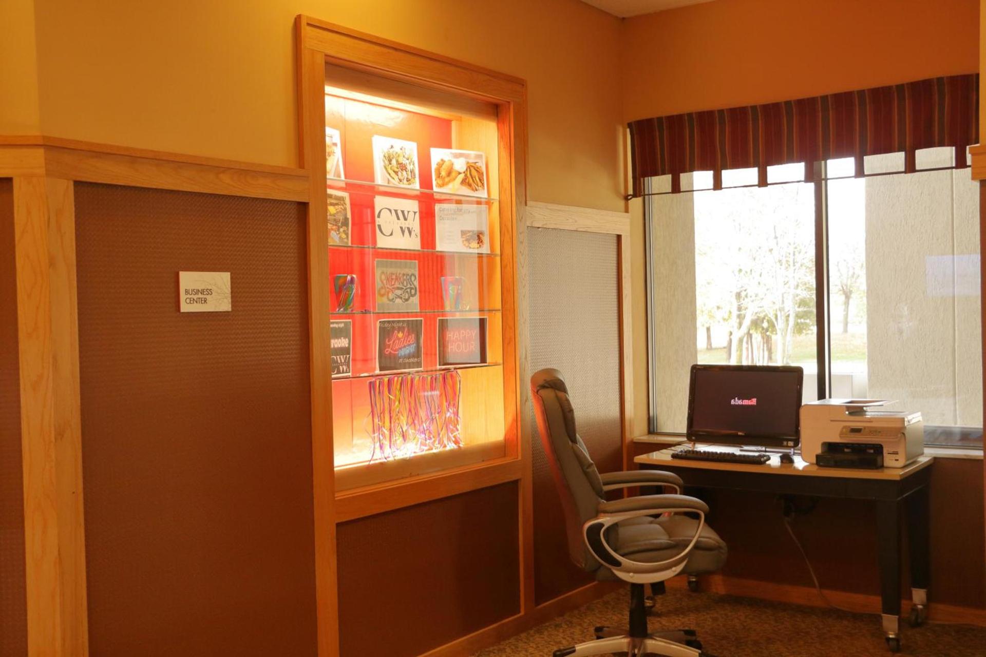 Ramada by Wyndham Alpena photo 41