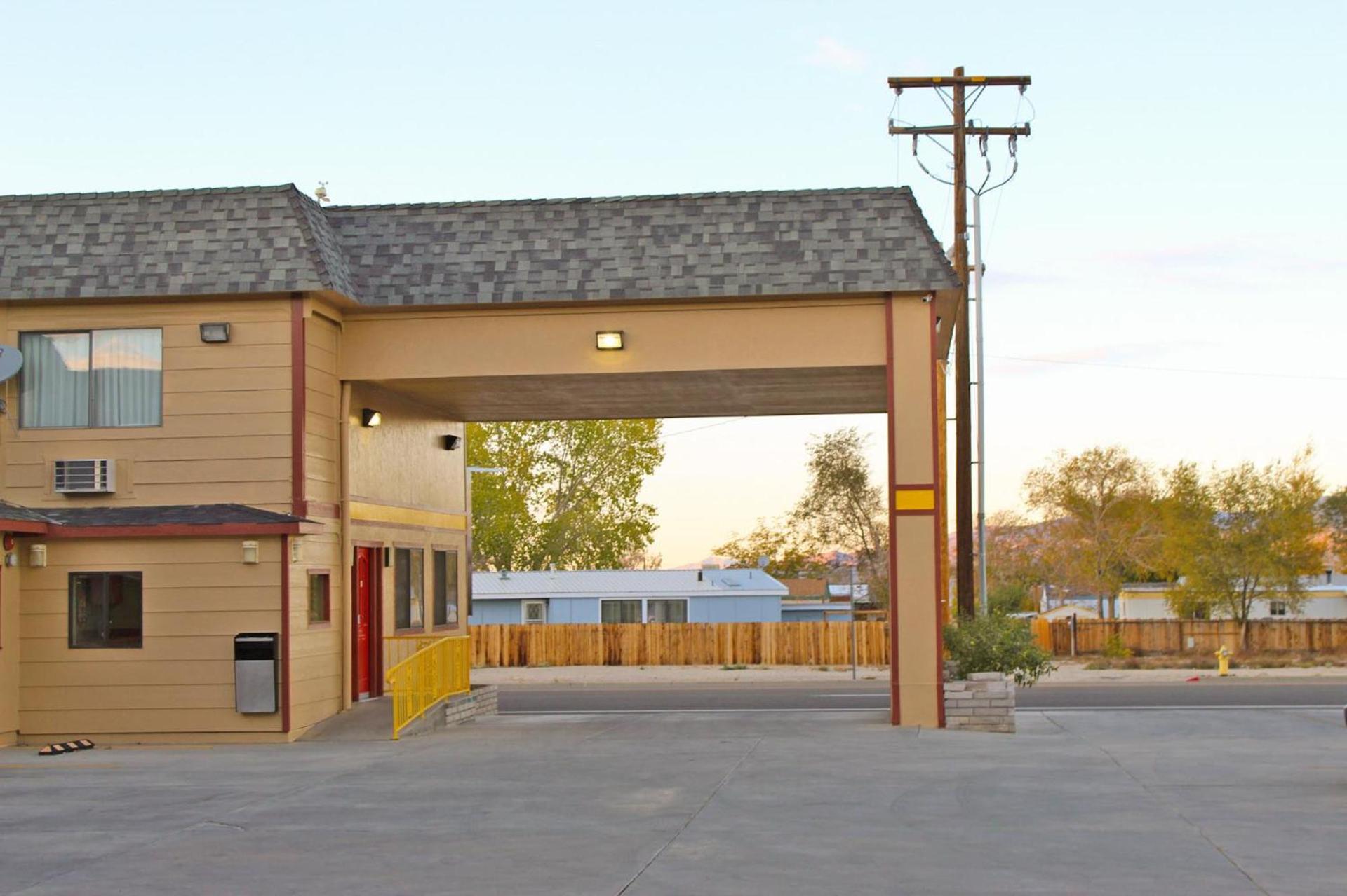 Hawthorne's Best Inn photo 4