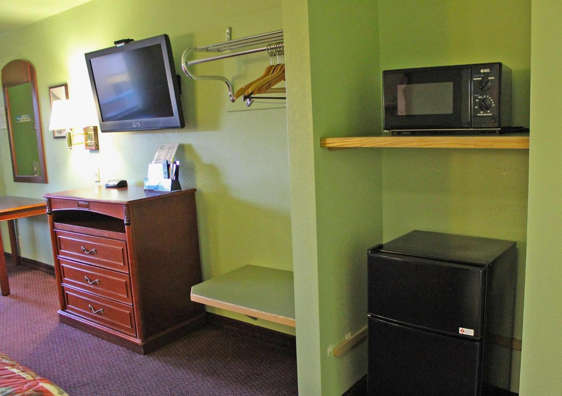 Hawthorne's Best Inn photo 9