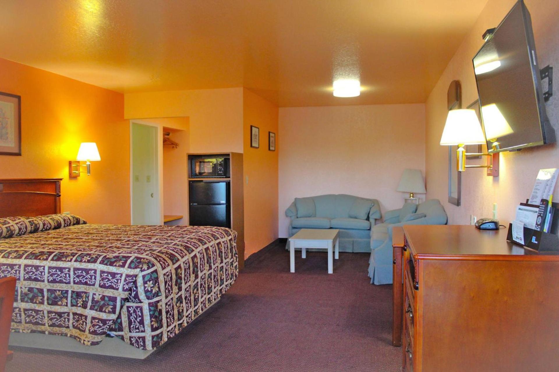Hawthorne's Best Inn photo 12