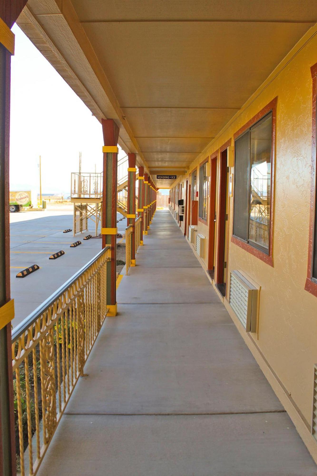Hawthorne's Best Inn photo 17