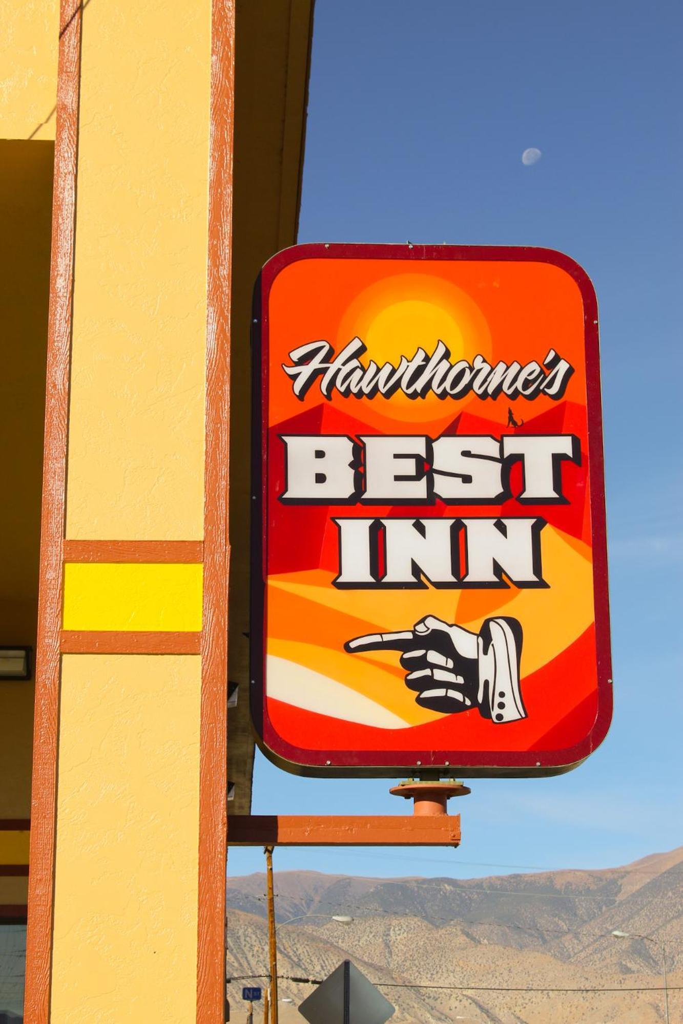 Hawthorne's Best Inn photo 32