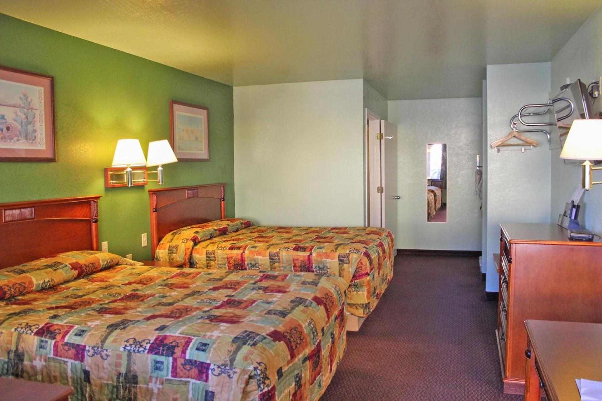 Hawthorne's Best Inn photo 29