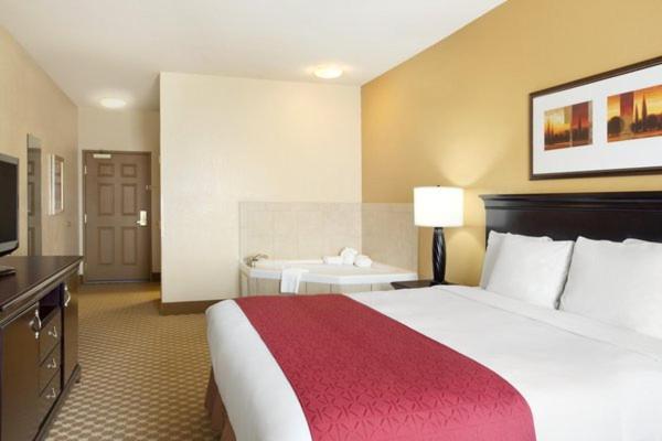 Country Inn & Suites by Radisson, Conway, AR photo 31
