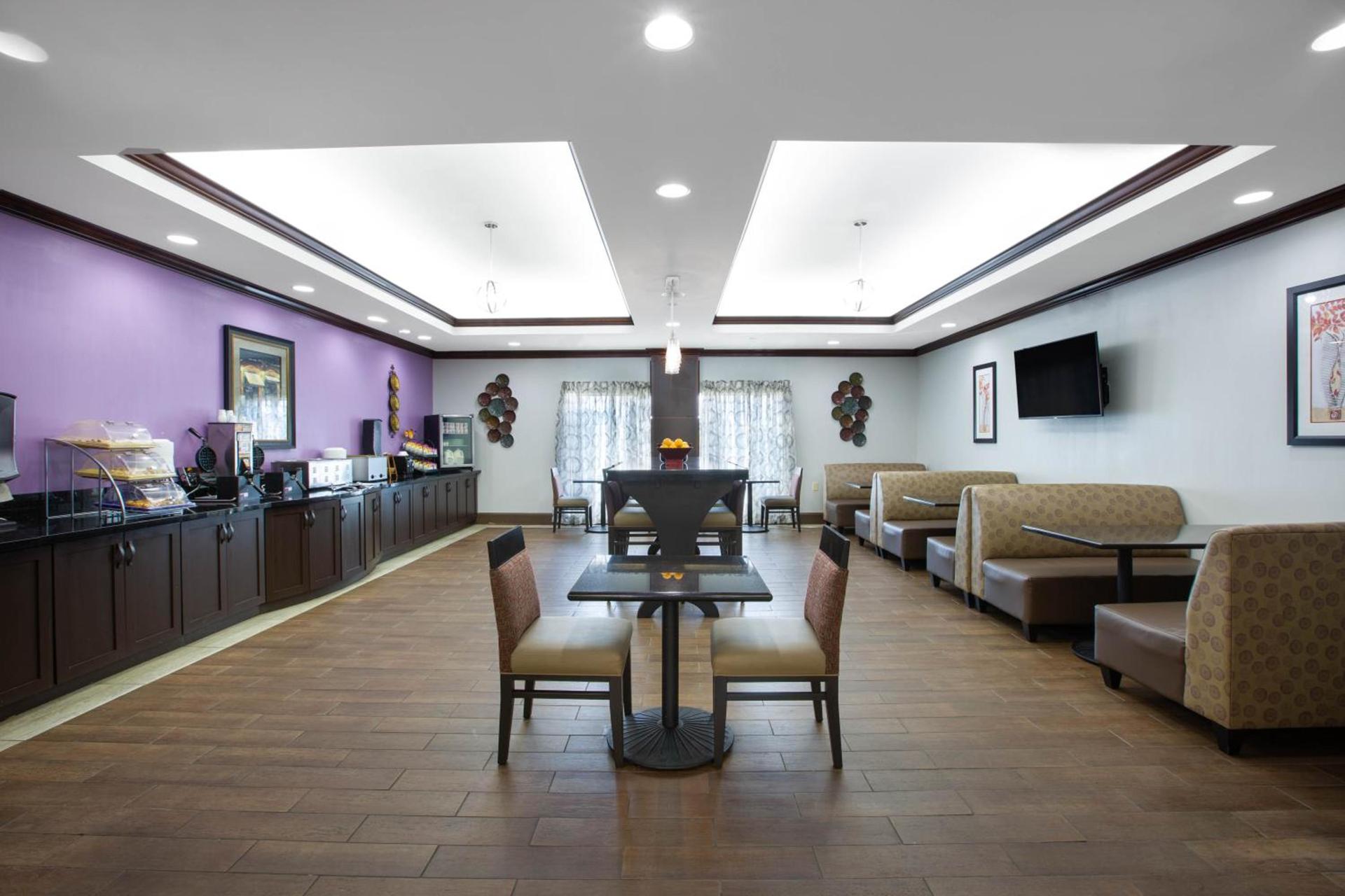 La Quinta by Wyndham Tupelo photo 54