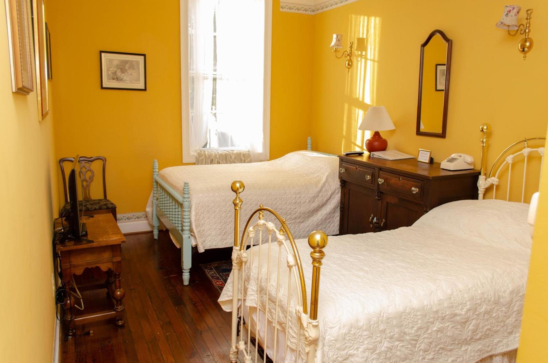 Leesburg Colonial Inn photo 5
