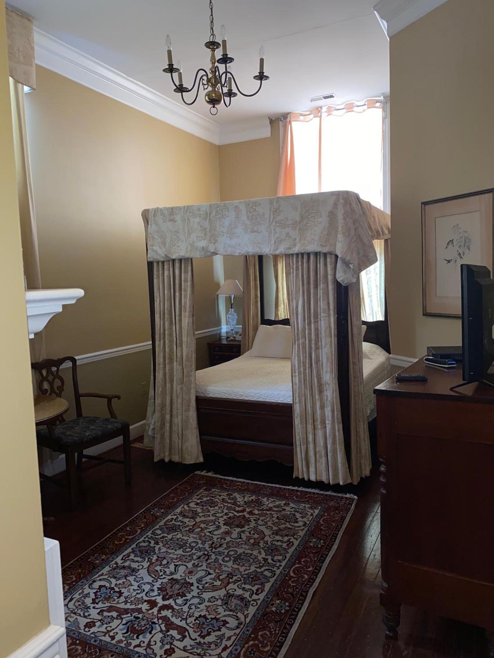 Leesburg Colonial Inn photo 3