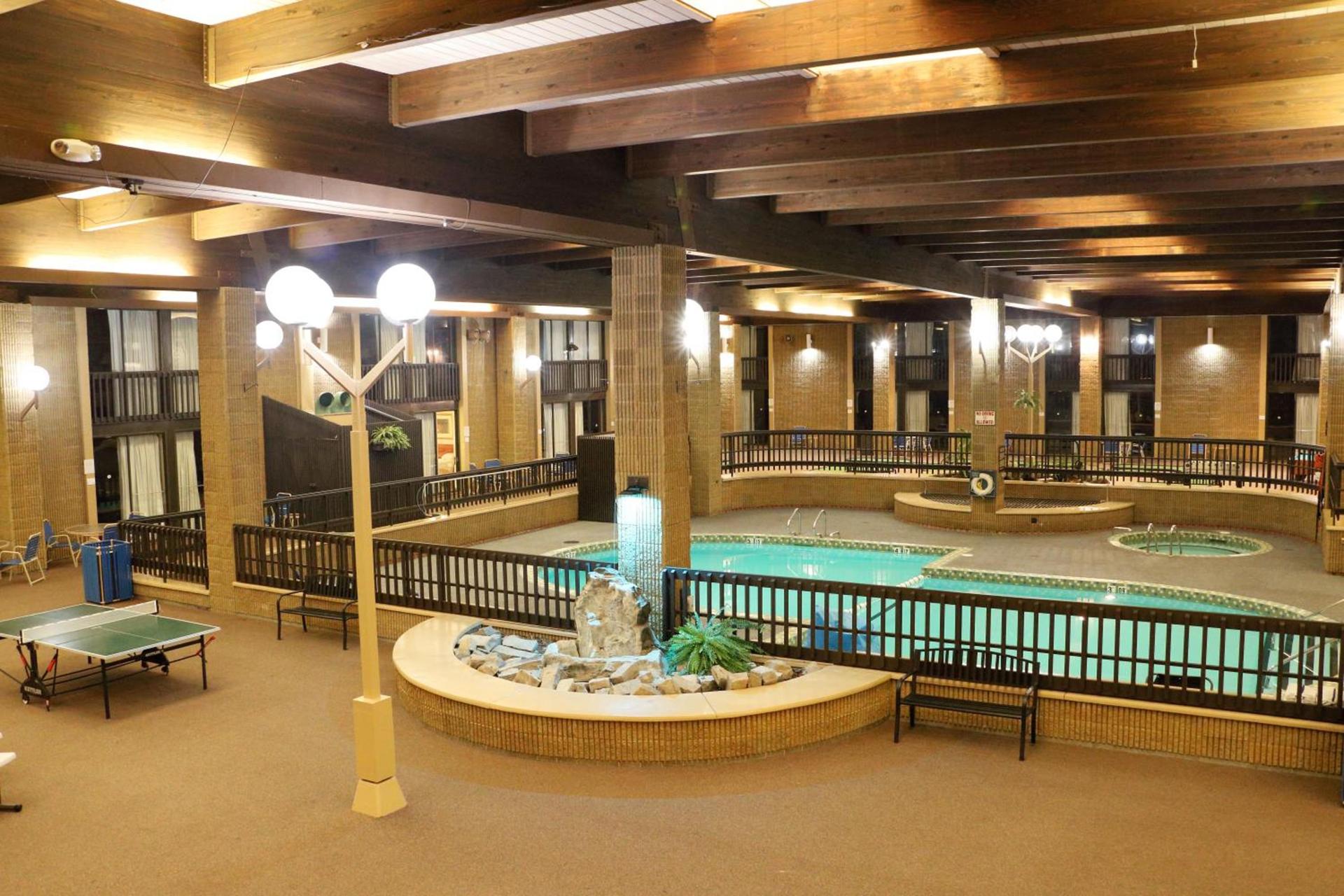 Ramada by Wyndham Alpena photo 82
