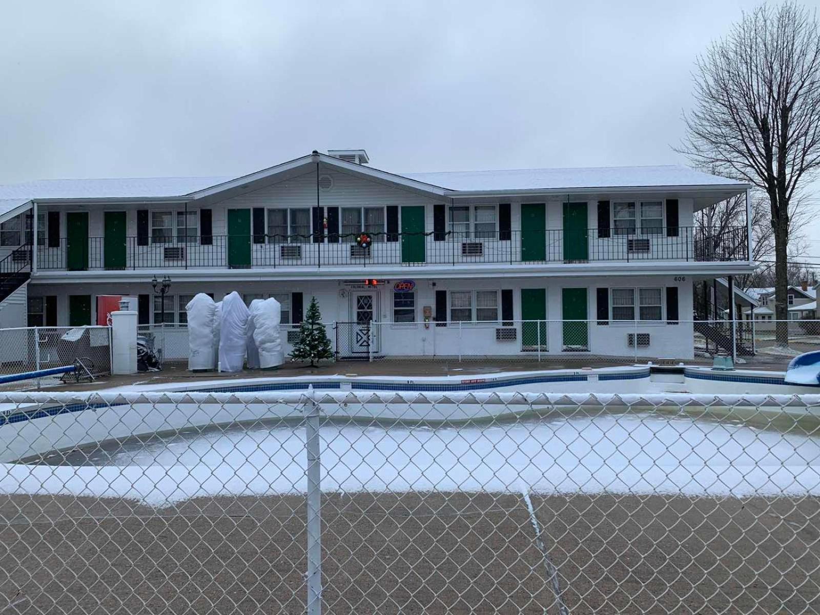 Colonial motel photo 58