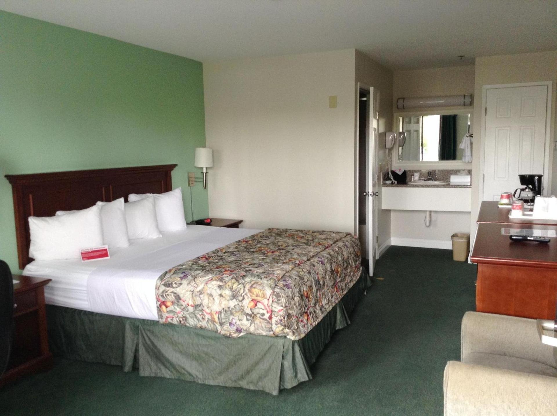Ramada by Wyndham Oceanside photo 24