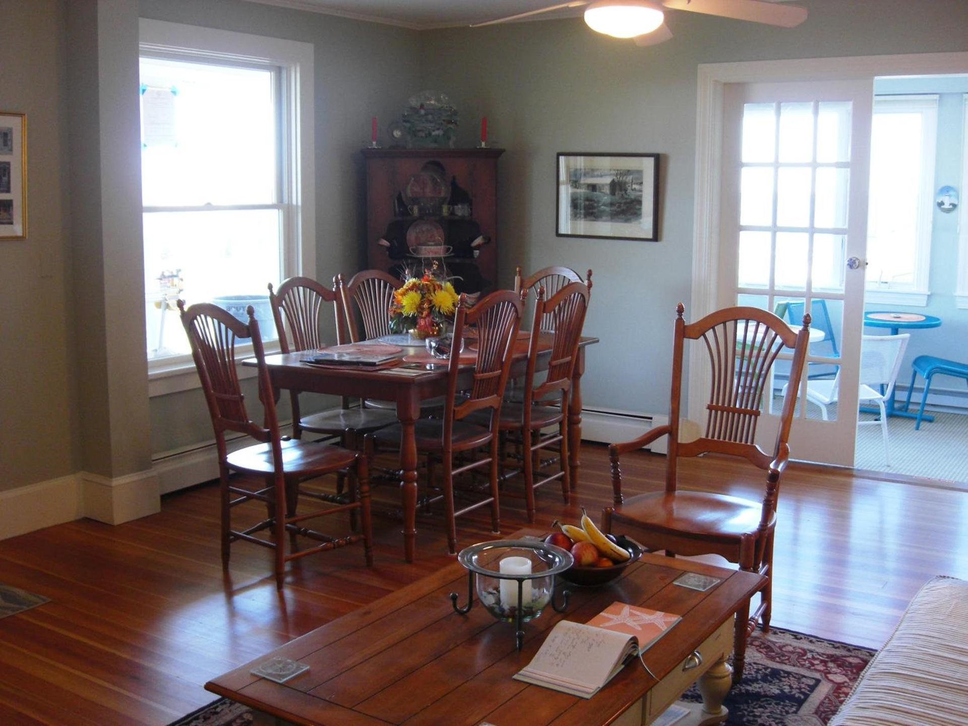 Seafarer Inn photo 31