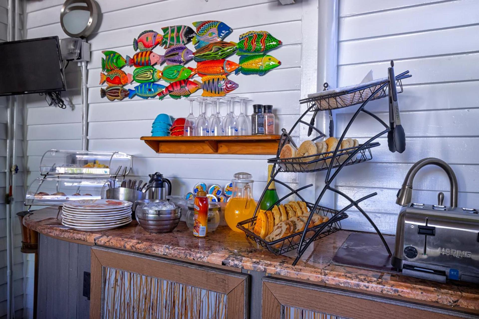 Seascape Tropical Inn photo 45