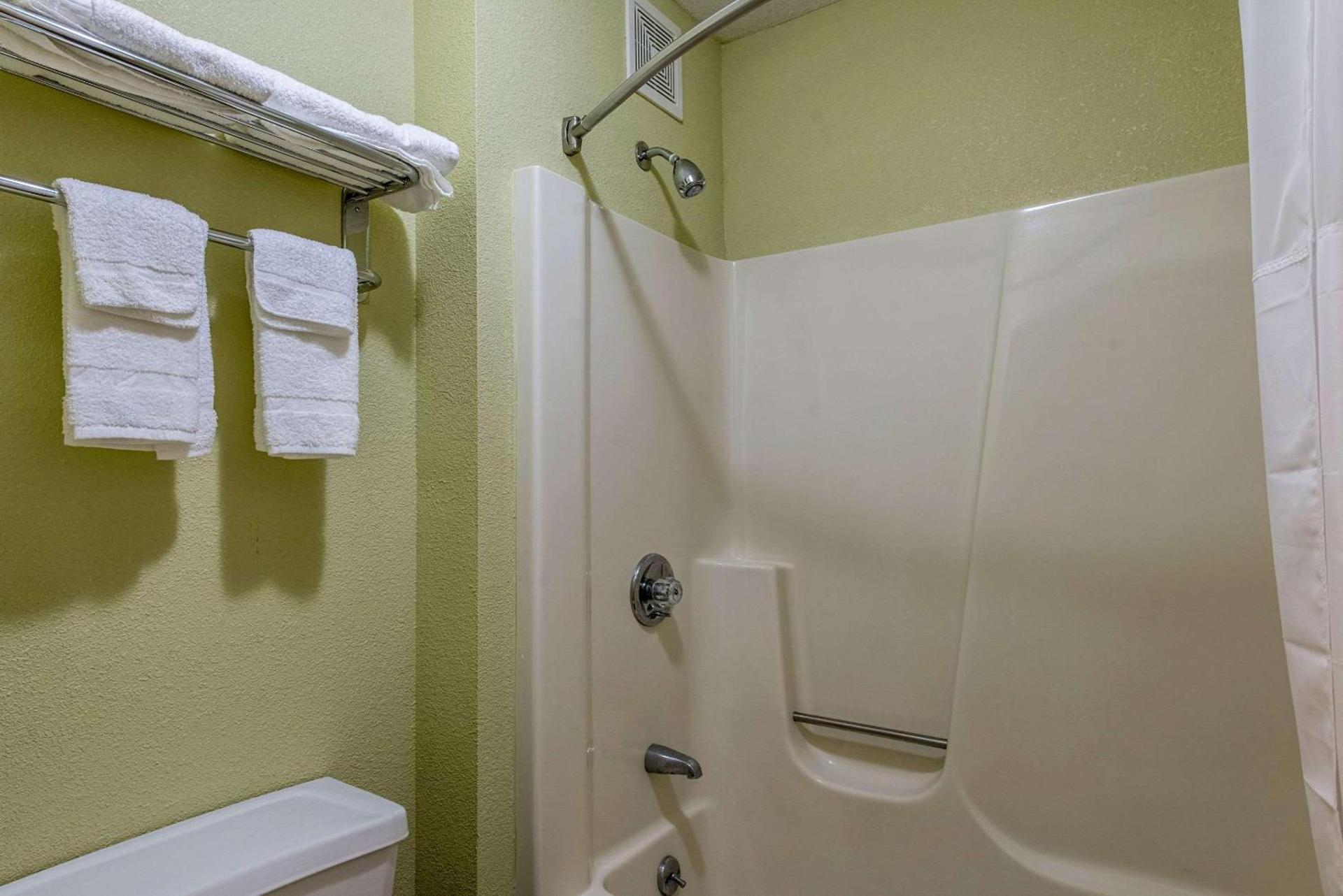 Quality Inn & Suites University Area photo 20