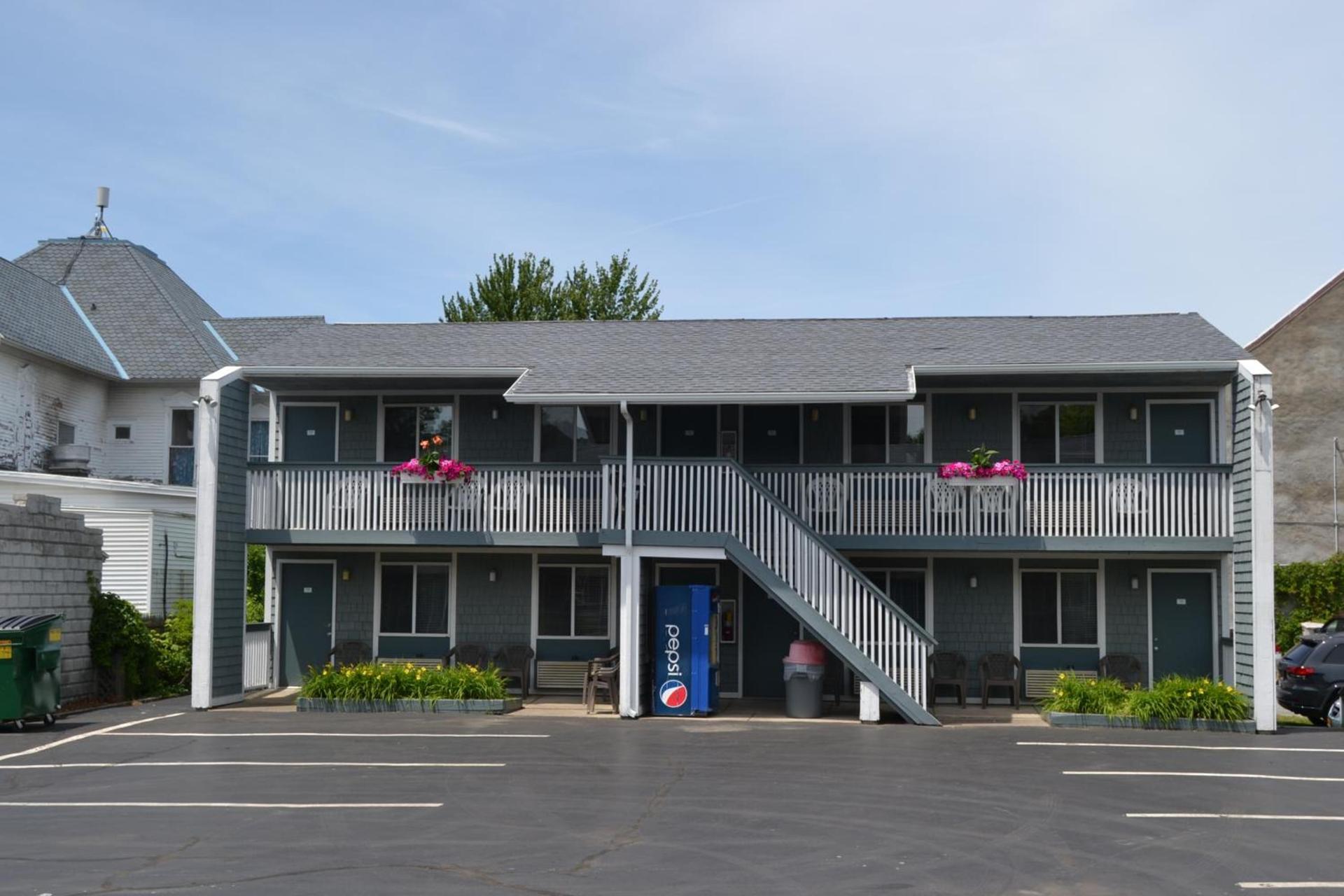 The Ship Motel photo 2