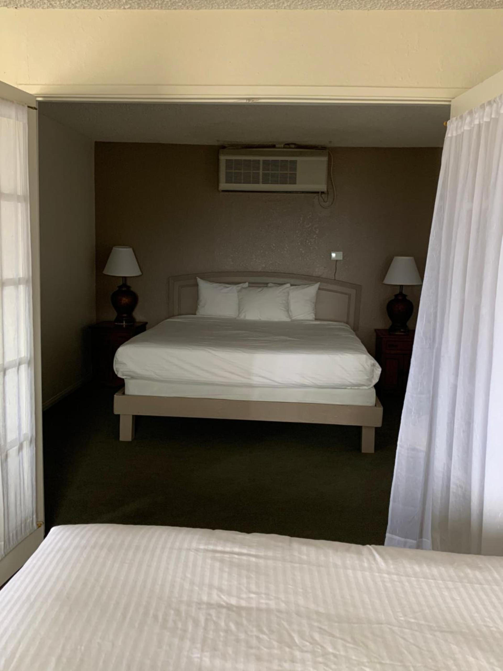 Desert Hot Springs Spa Hotel photo 33