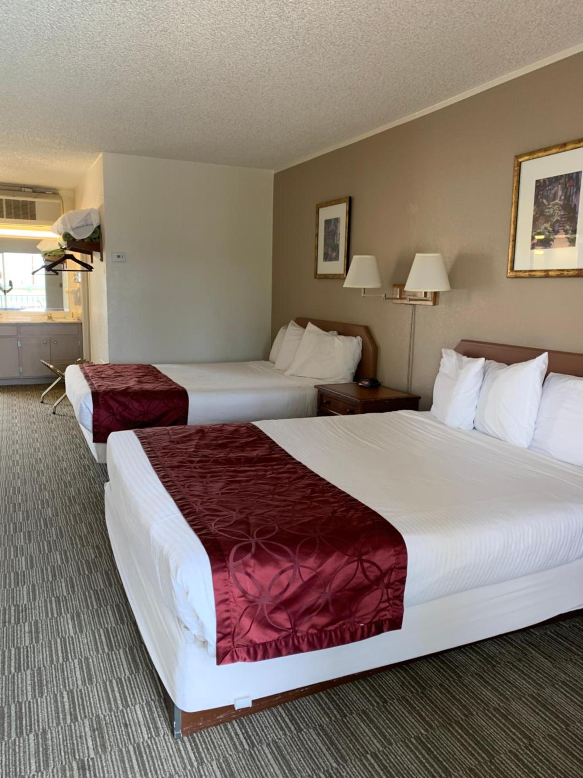 Desert Hot Springs Spa Hotel photo 34