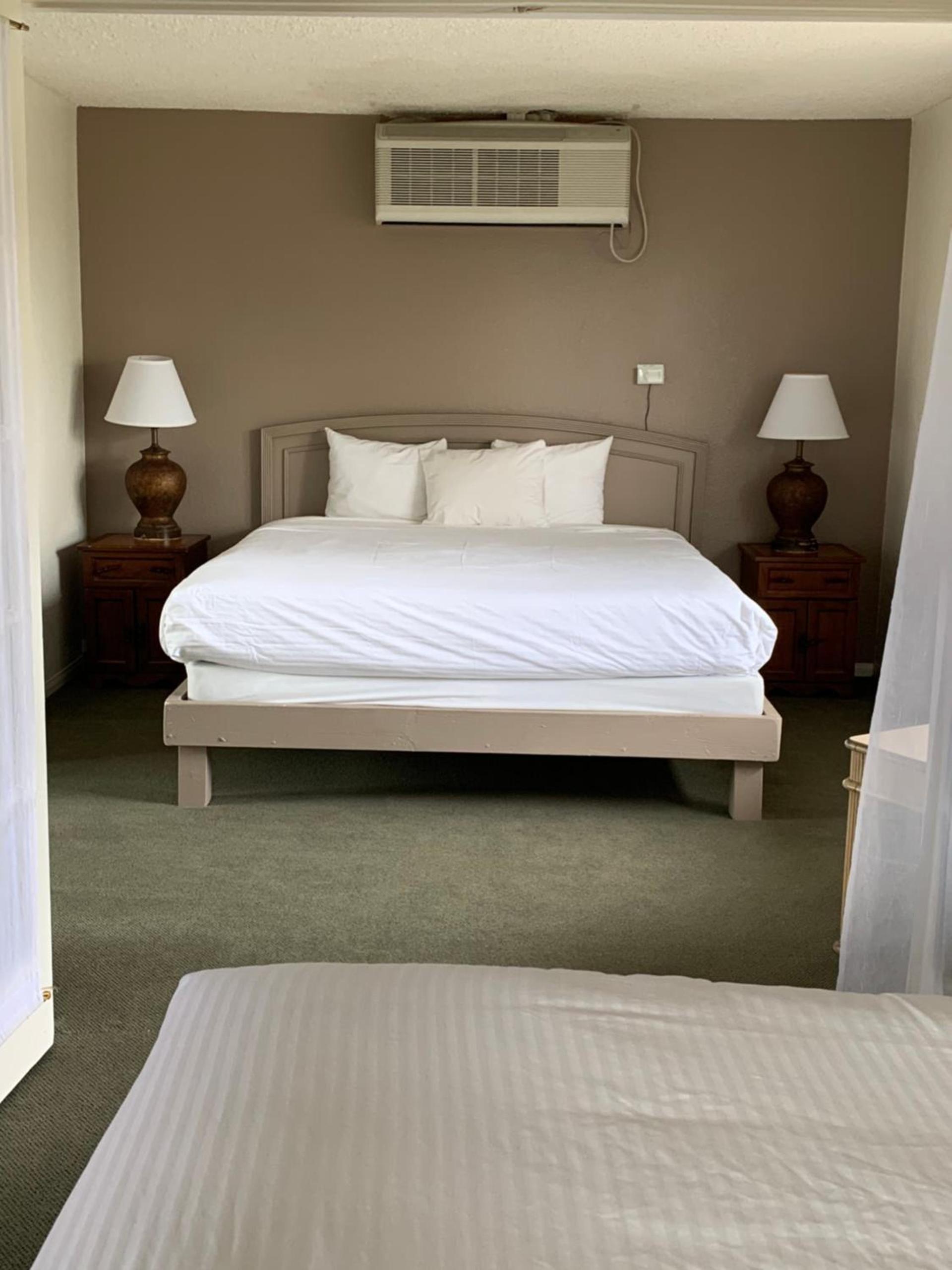 Desert Hot Springs Spa Hotel photo 22