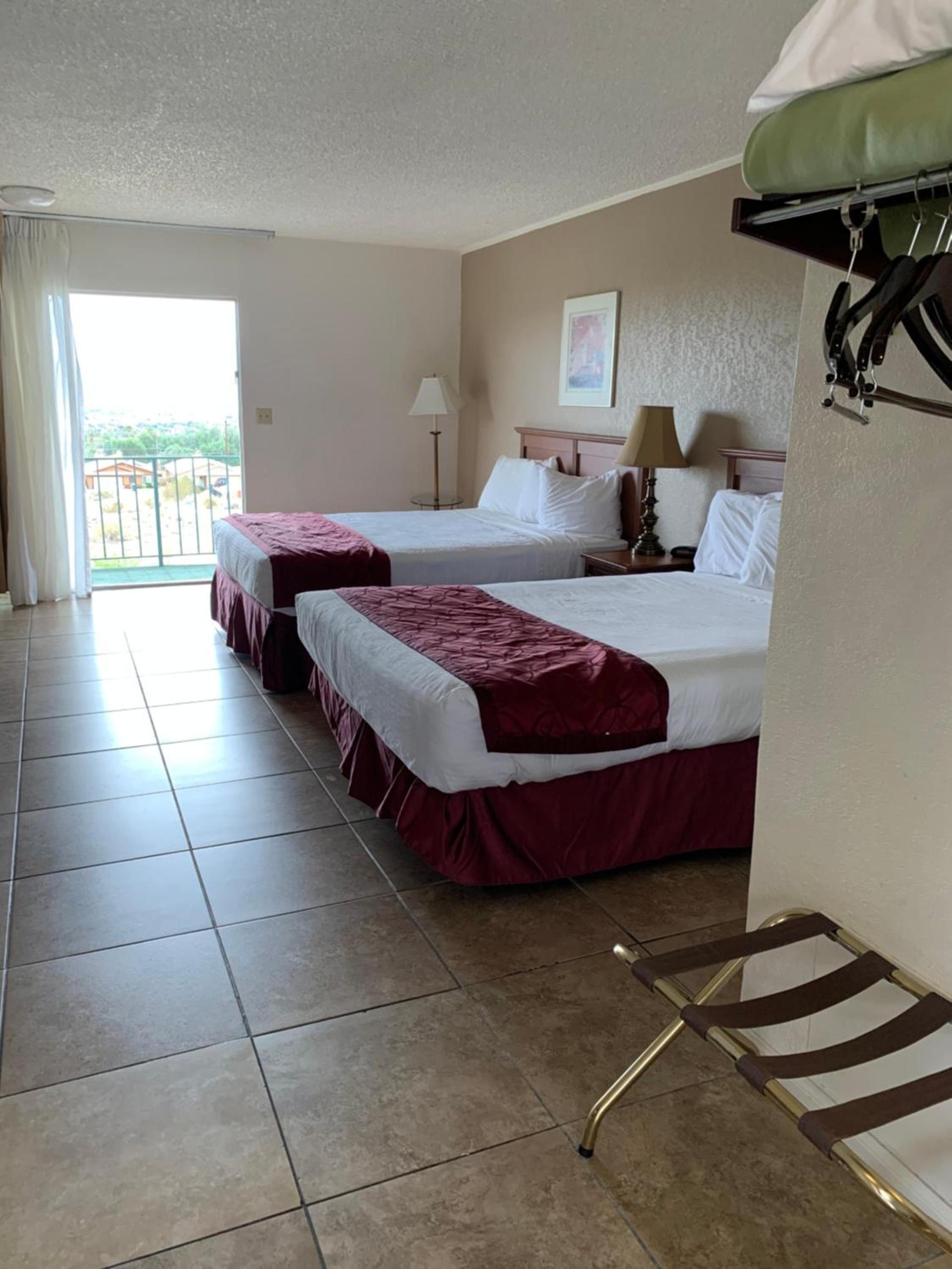 Desert Hot Springs Spa Hotel photo 10