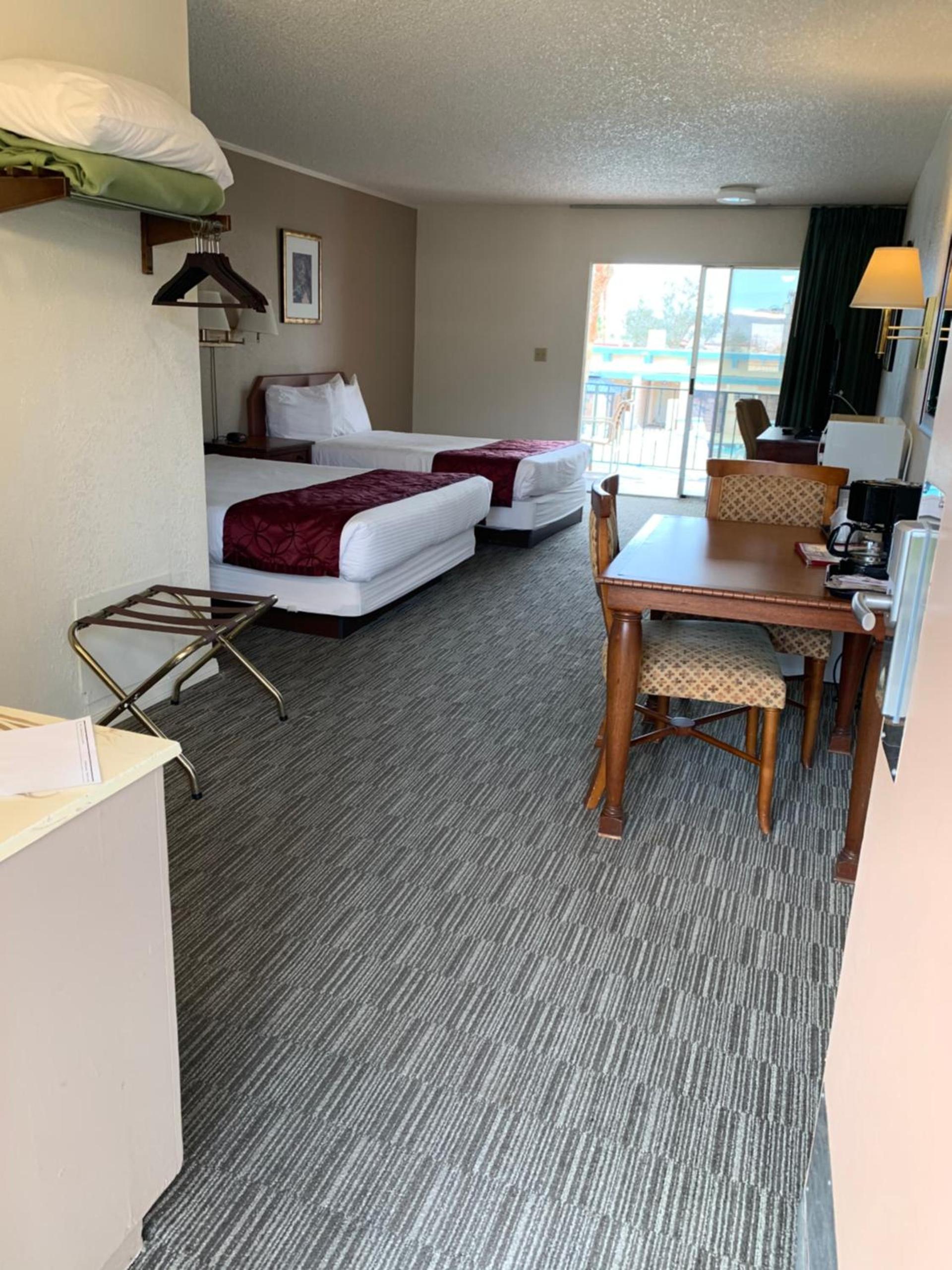 Desert Hot Springs Spa Hotel photo 26