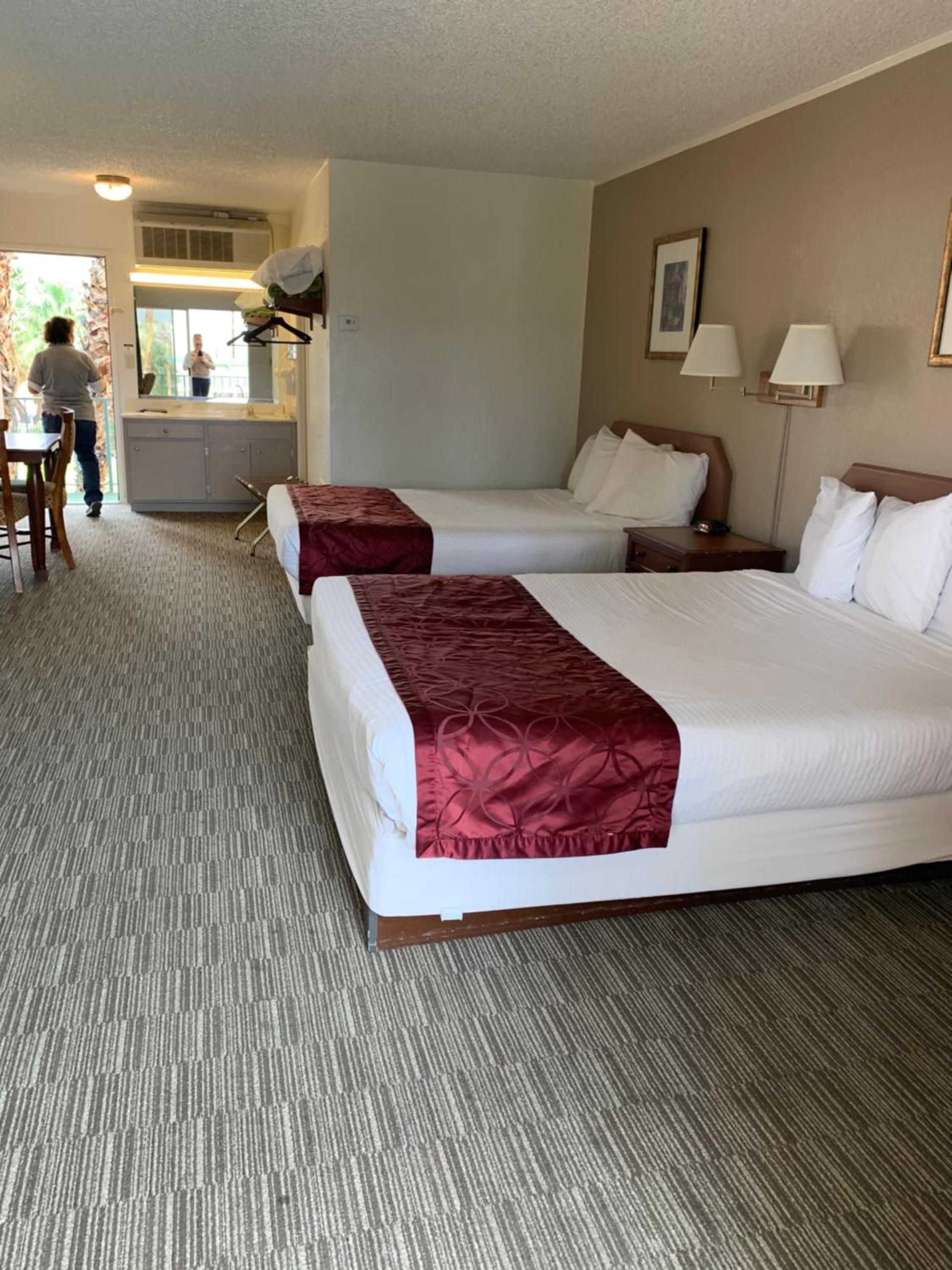 Desert Hot Springs Spa Hotel photo 23