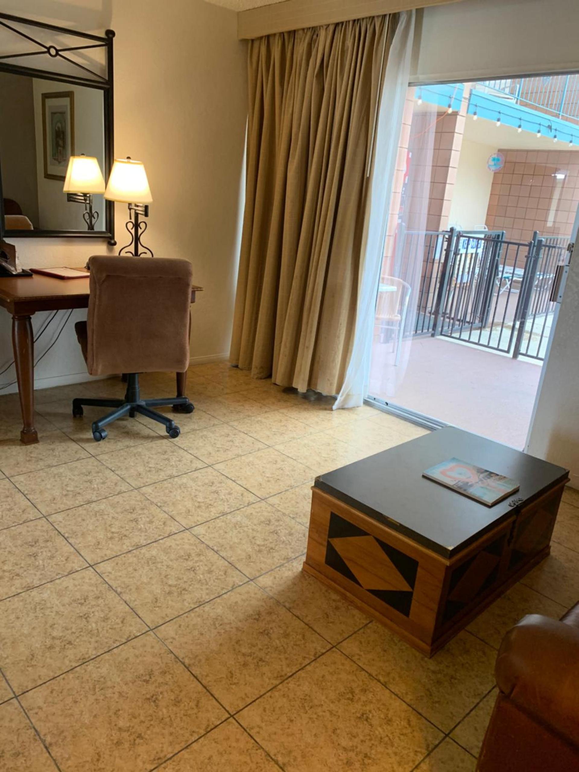 Desert Hot Springs Spa Hotel photo 24