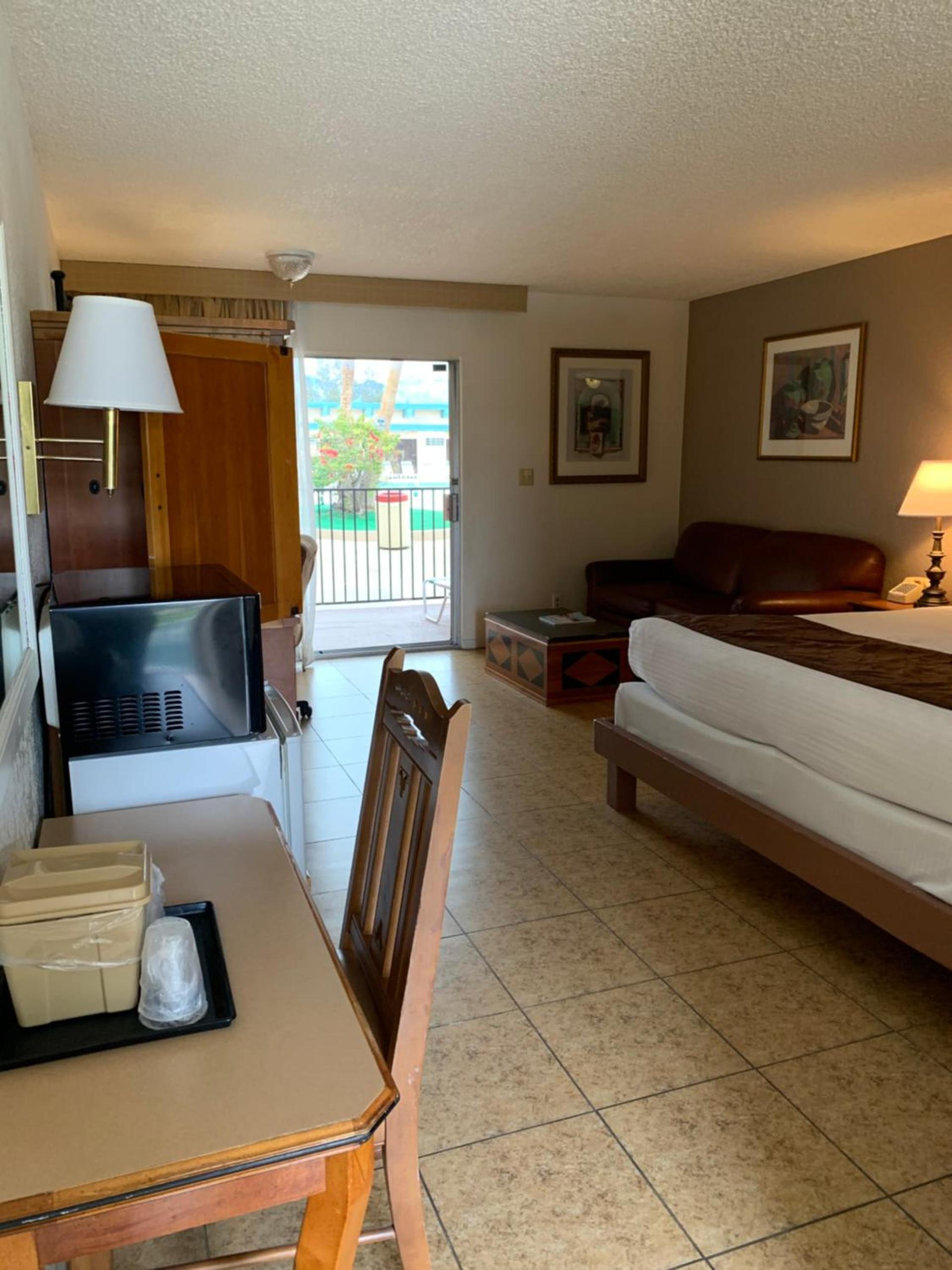 Desert Hot Springs Spa Hotel photo 31