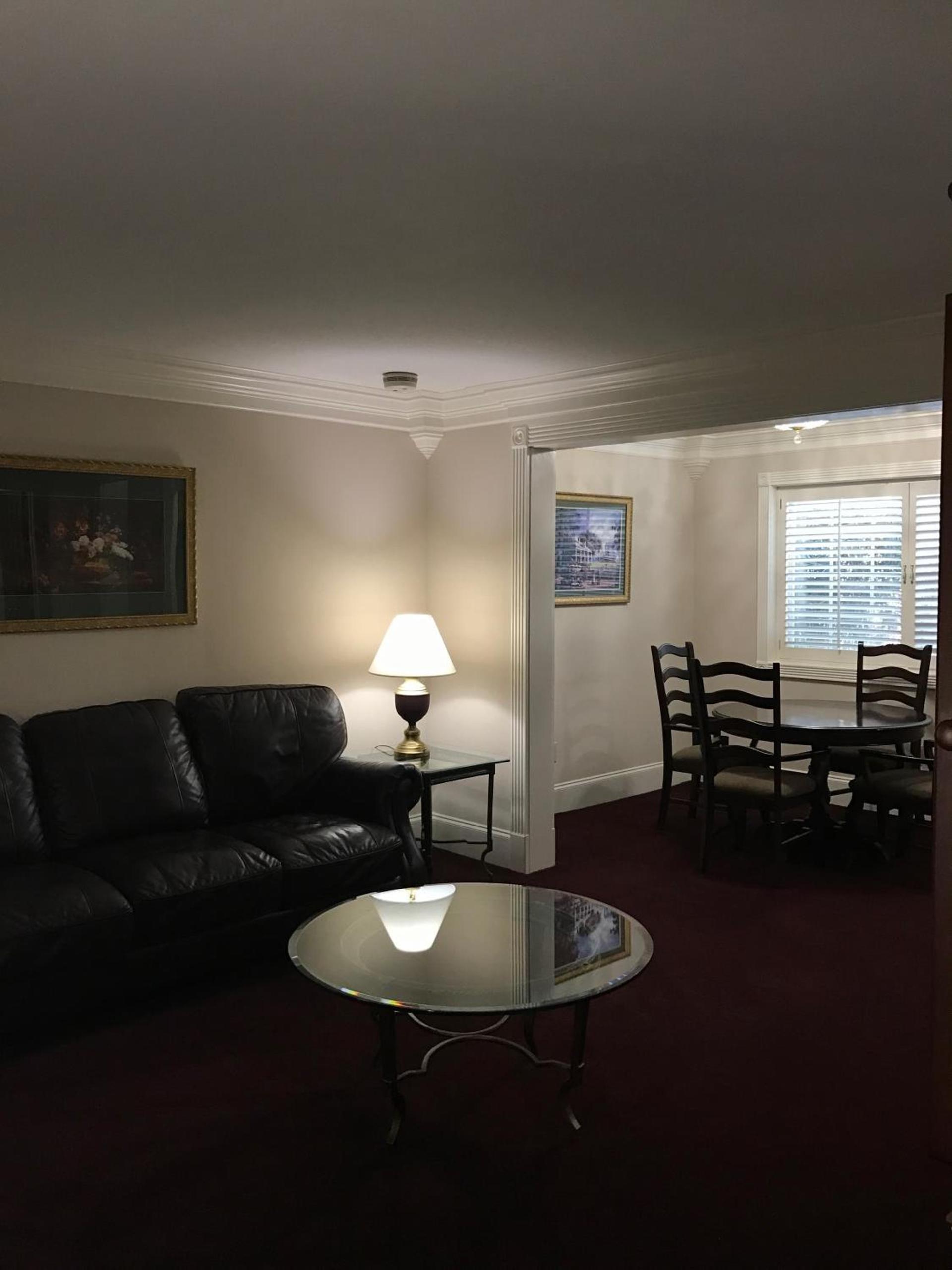 LA Plaza Apartments photo 14