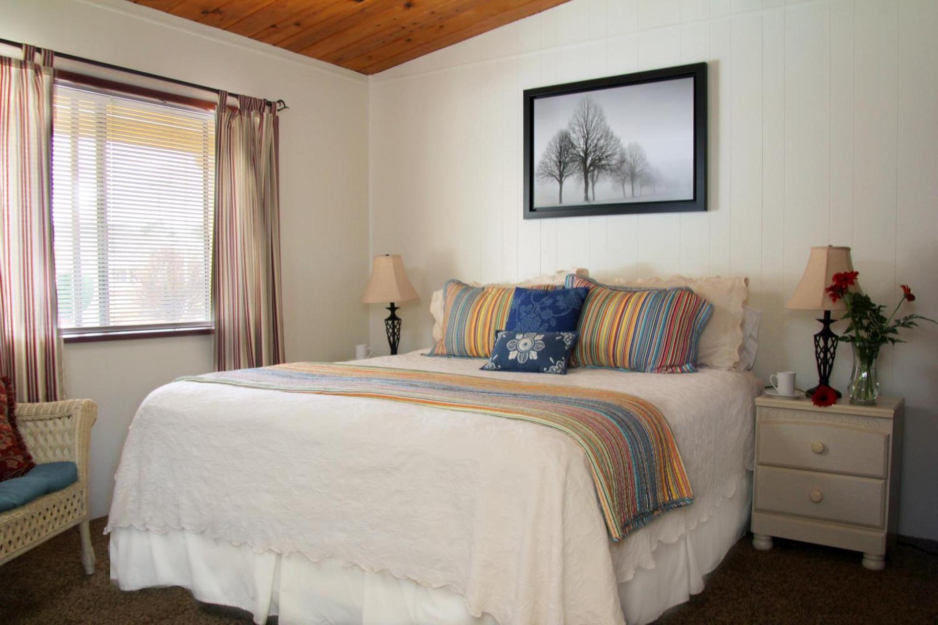 Redwood Suites photo 20
