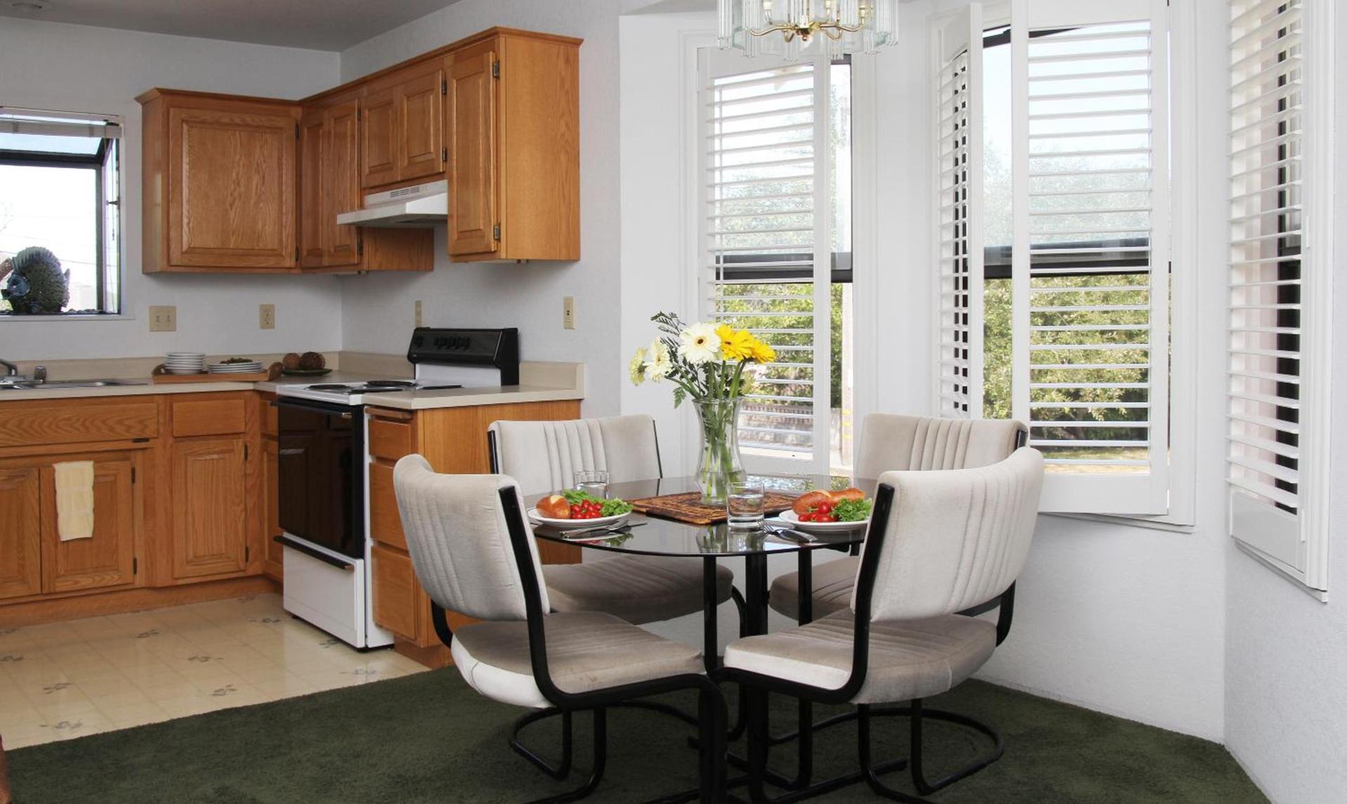 Redwood Suites photo 24
