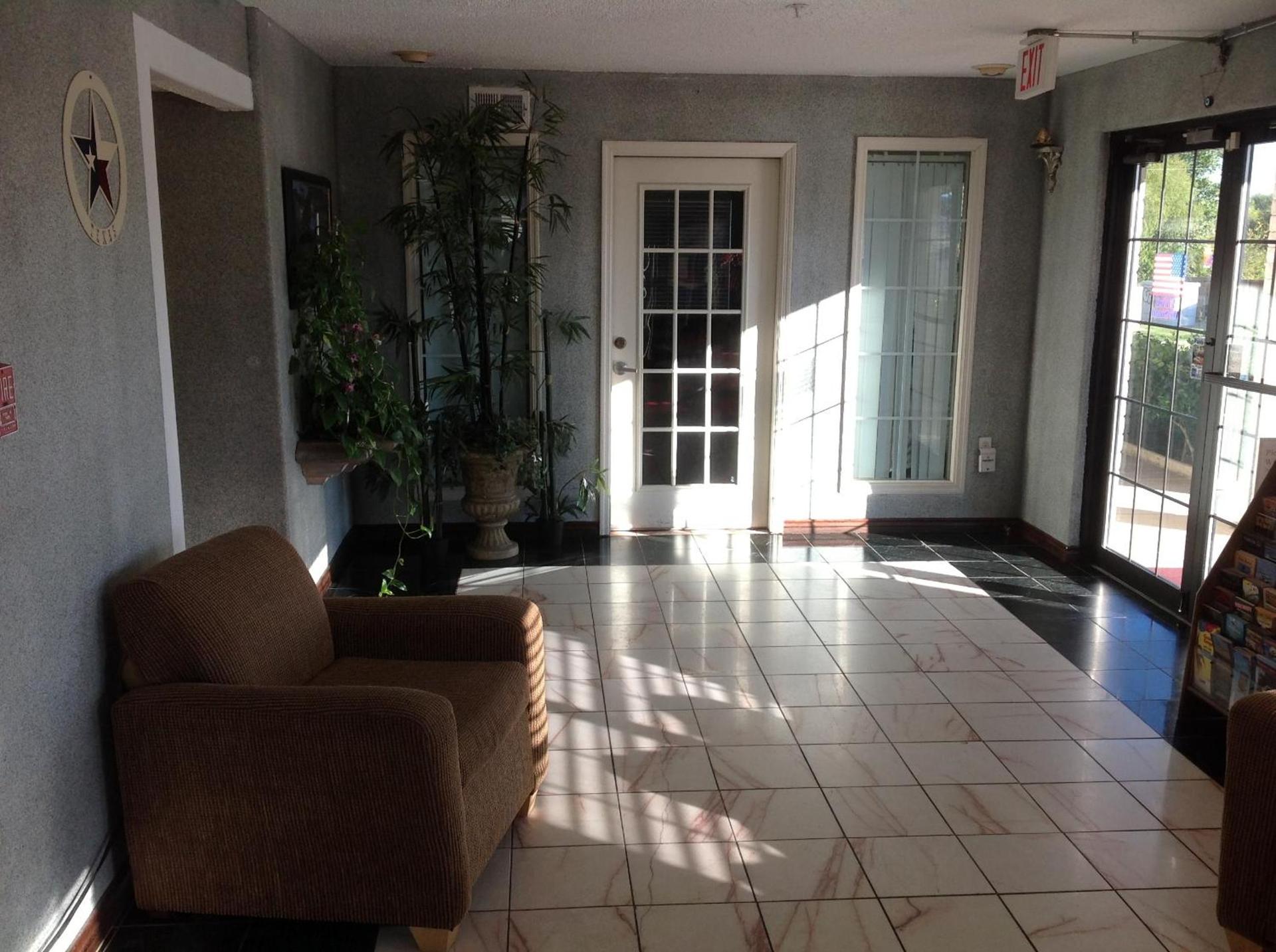 Heritage Inn Grand Prairie photo 13