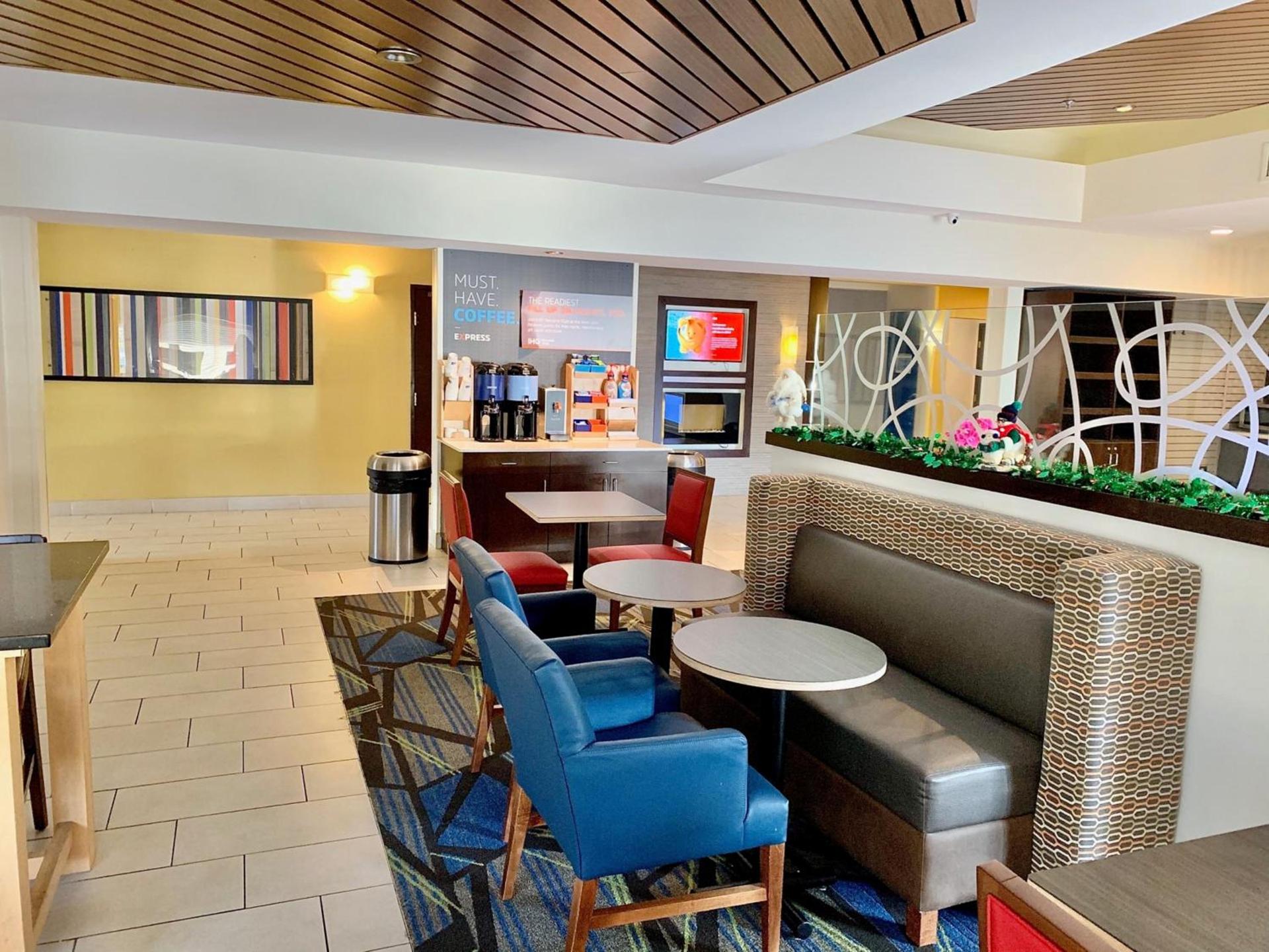 Holiday Inn Express & Suites Chicago-Libertyville by IHG photo 20