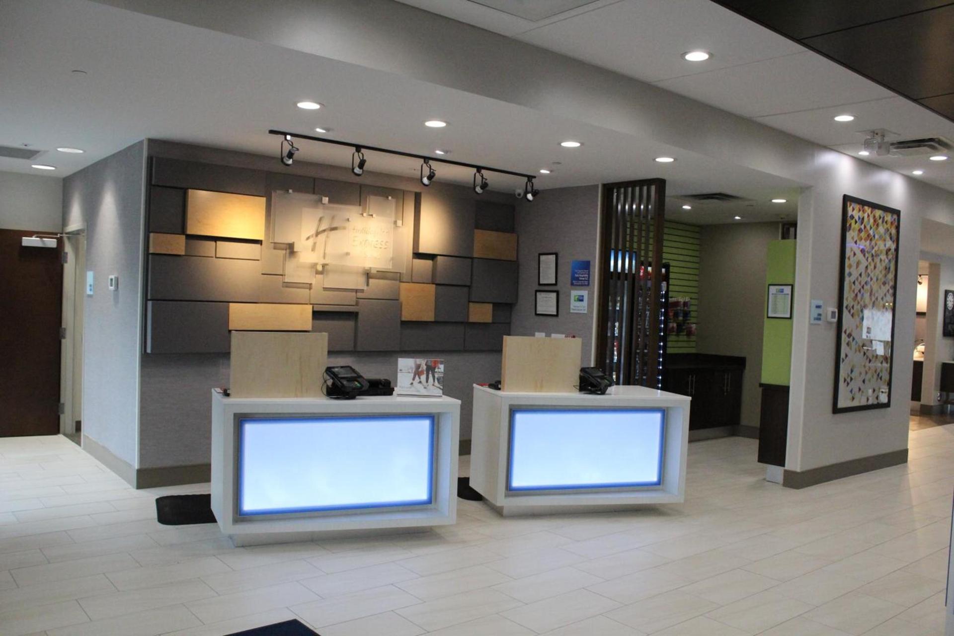 Holiday Inn Express & Suites - Milledgeville by IHG photo 6